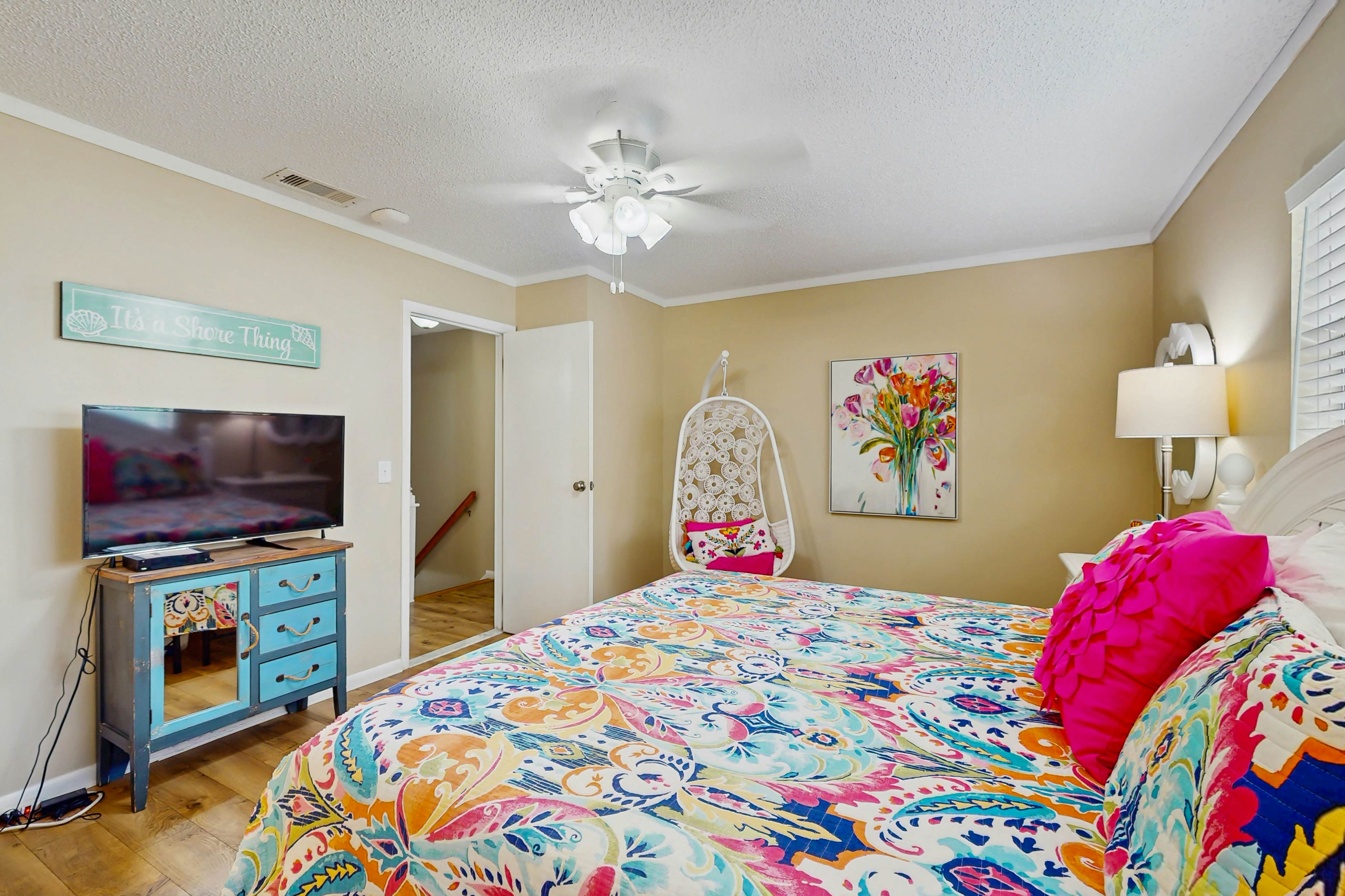 Intracoastal gem with kayaks, paddleboards & pool access - walk to beach