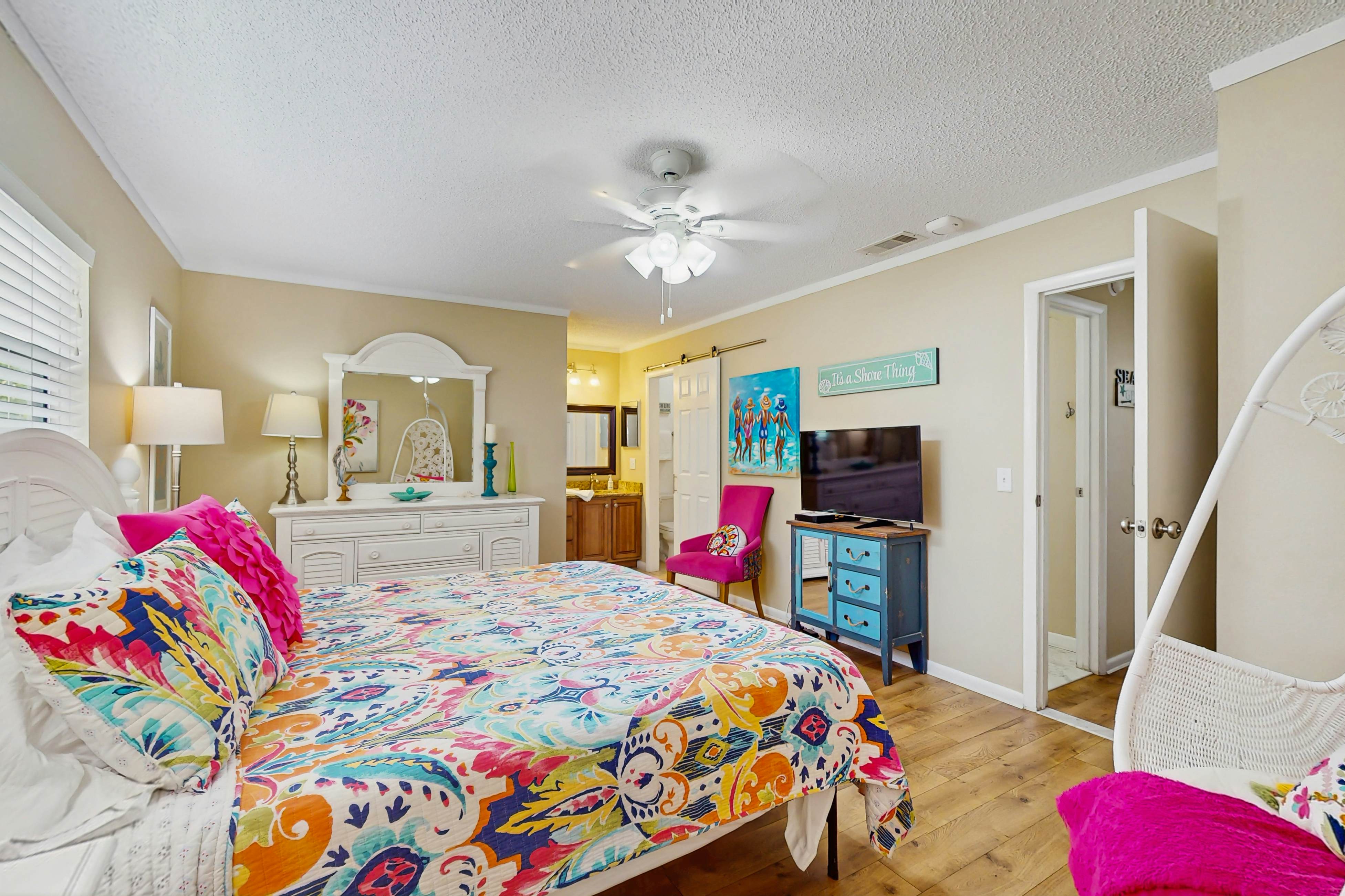 Intracoastal gem with kayaks, paddleboards & pool access - walk to beach