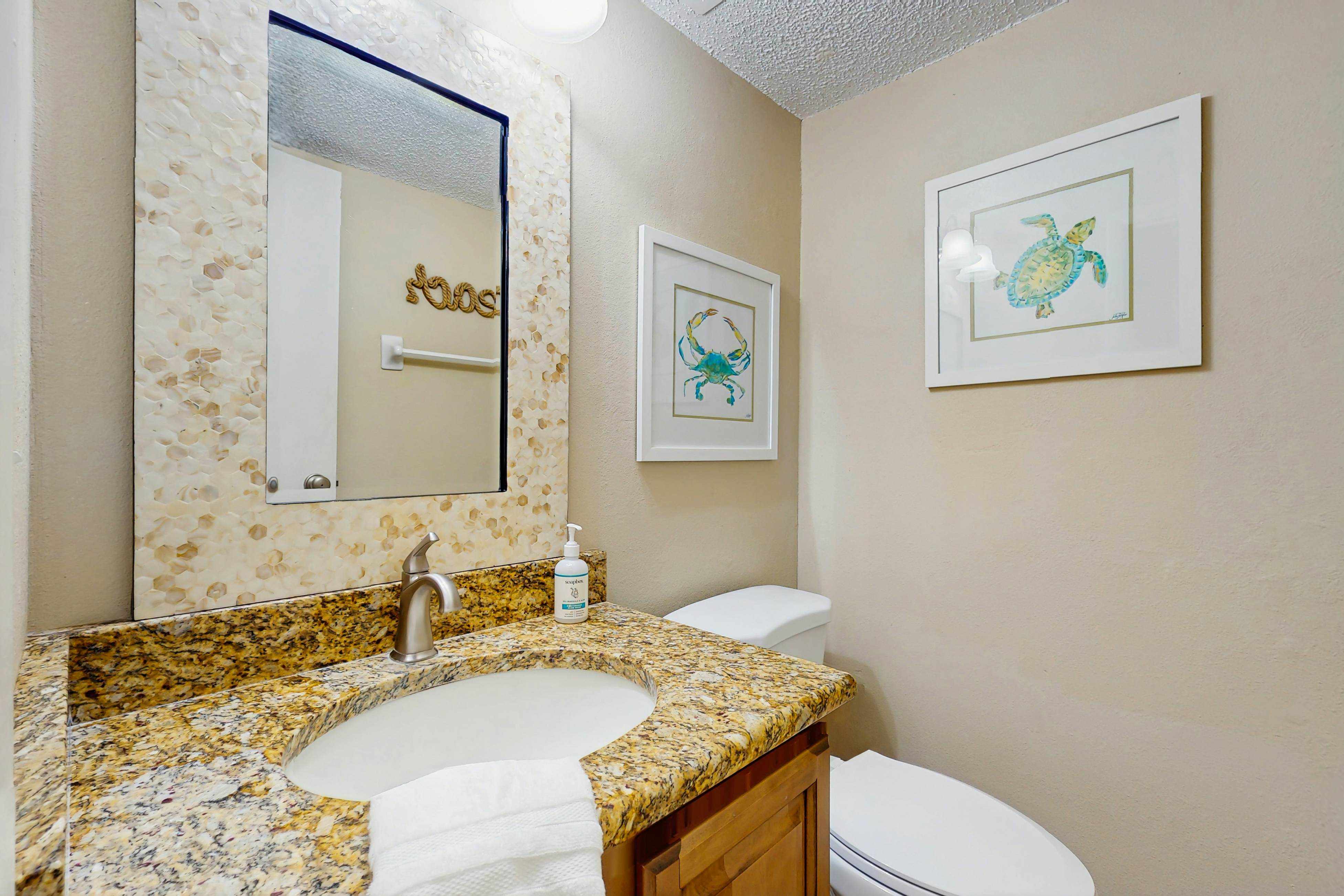 Intracoastal gem with kayaks, paddleboards & pool access - walk to beach