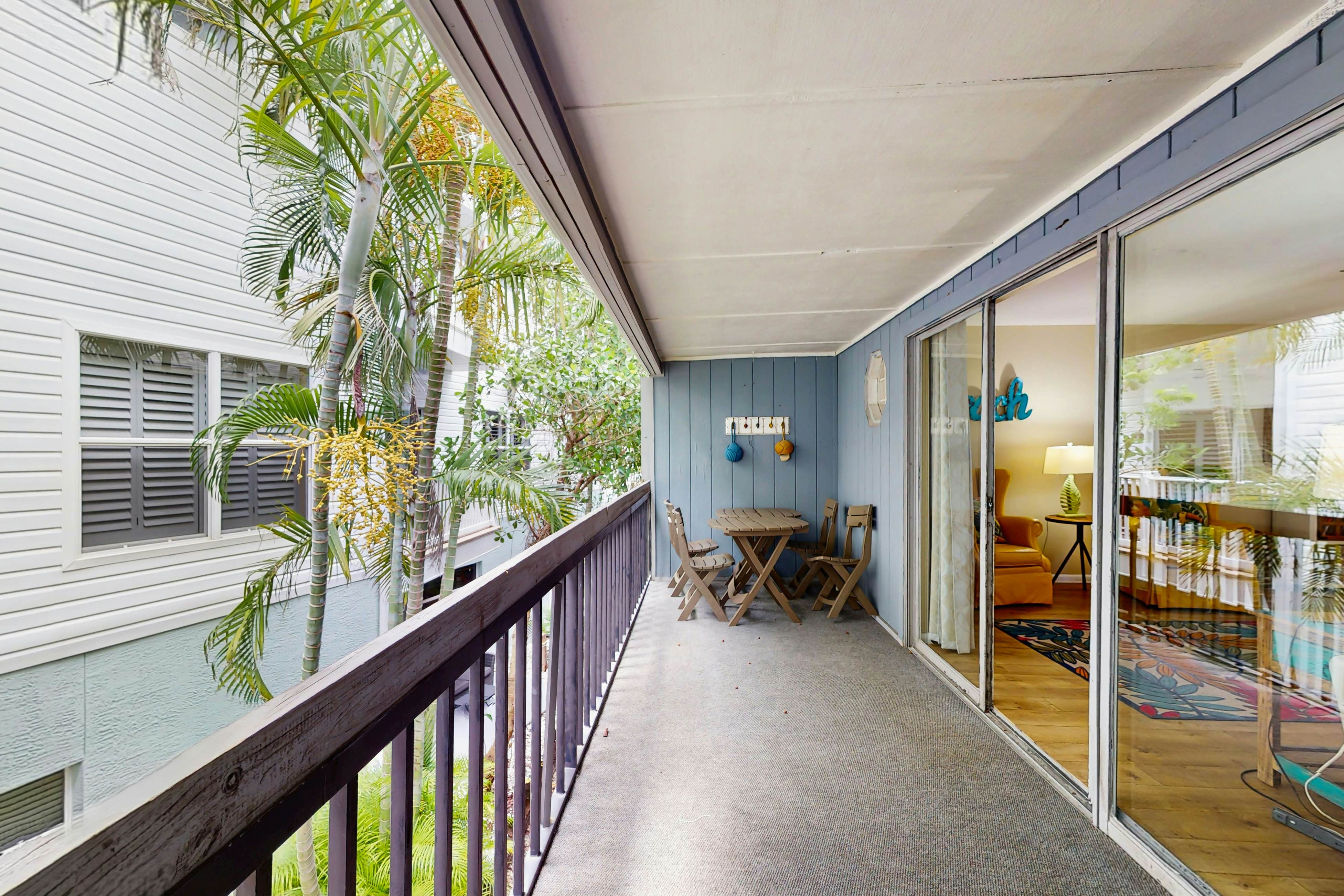 Intracoastal gem with kayaks, paddleboards & pool access - walk to beach