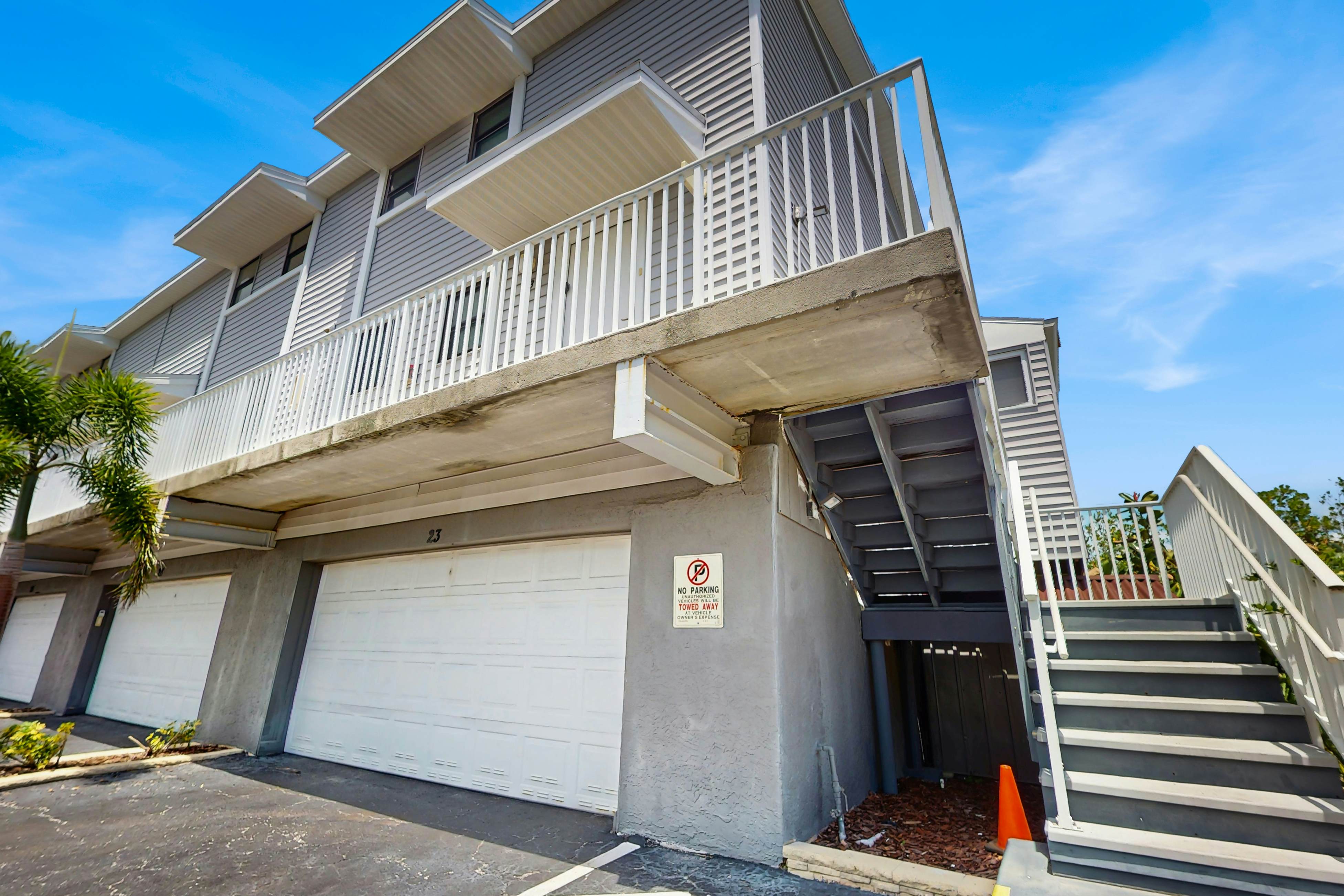 Intracoastal gem with kayaks, paddleboards & pool access - walk to beach