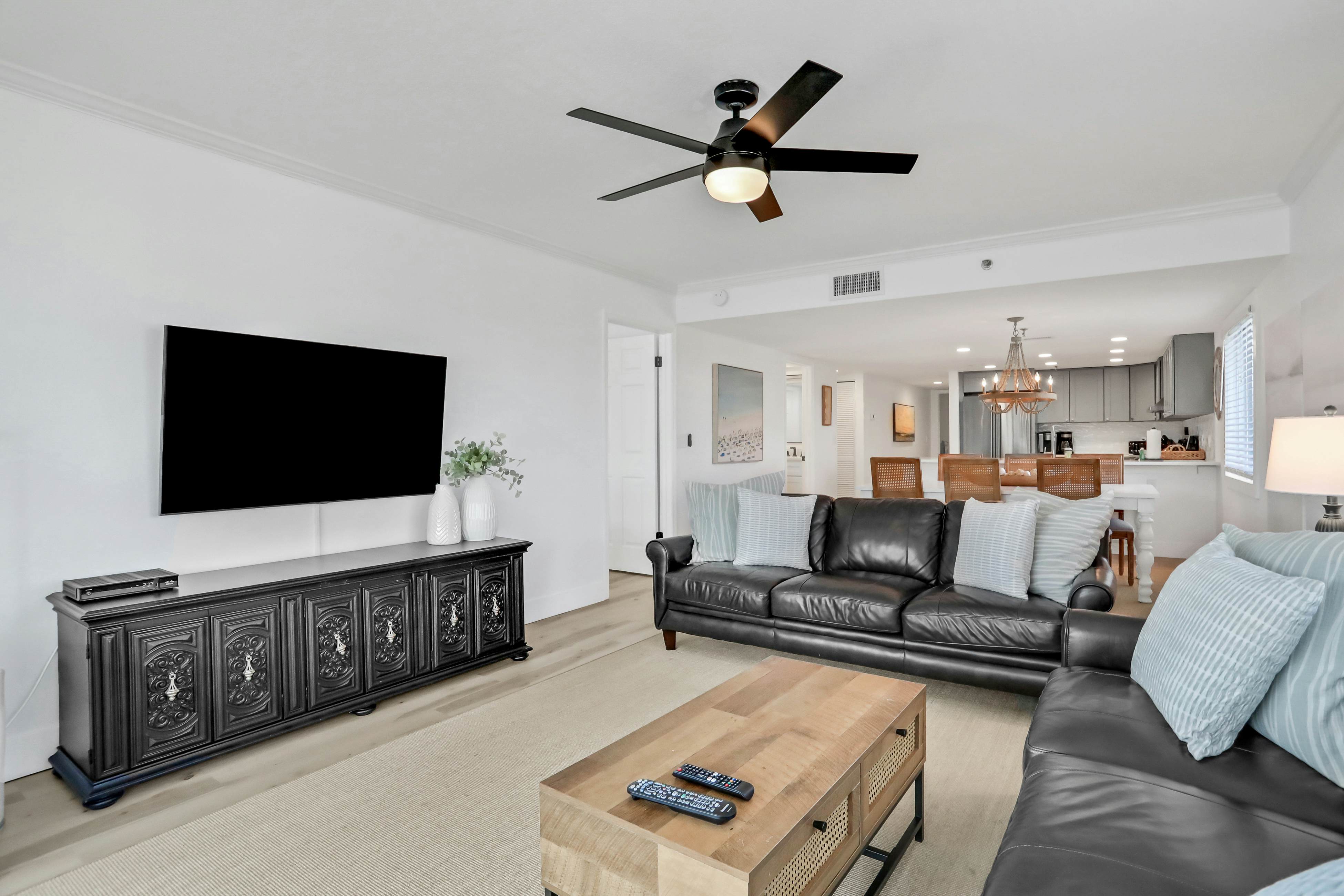 Perfectly poised condo with fabulous Gulf and Intracoastal views