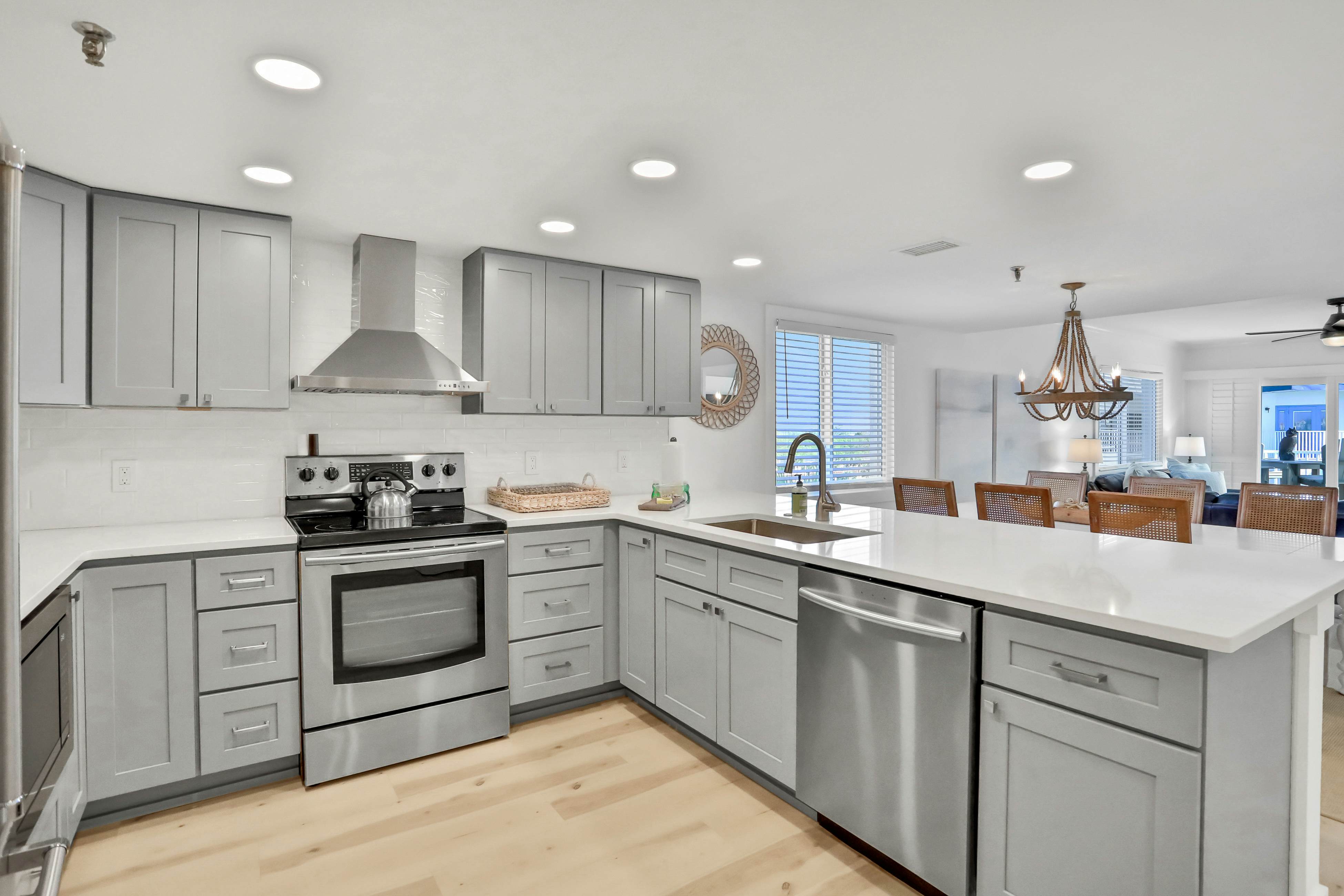 Perfectly poised condo with fabulous Gulf and Intracoastal views