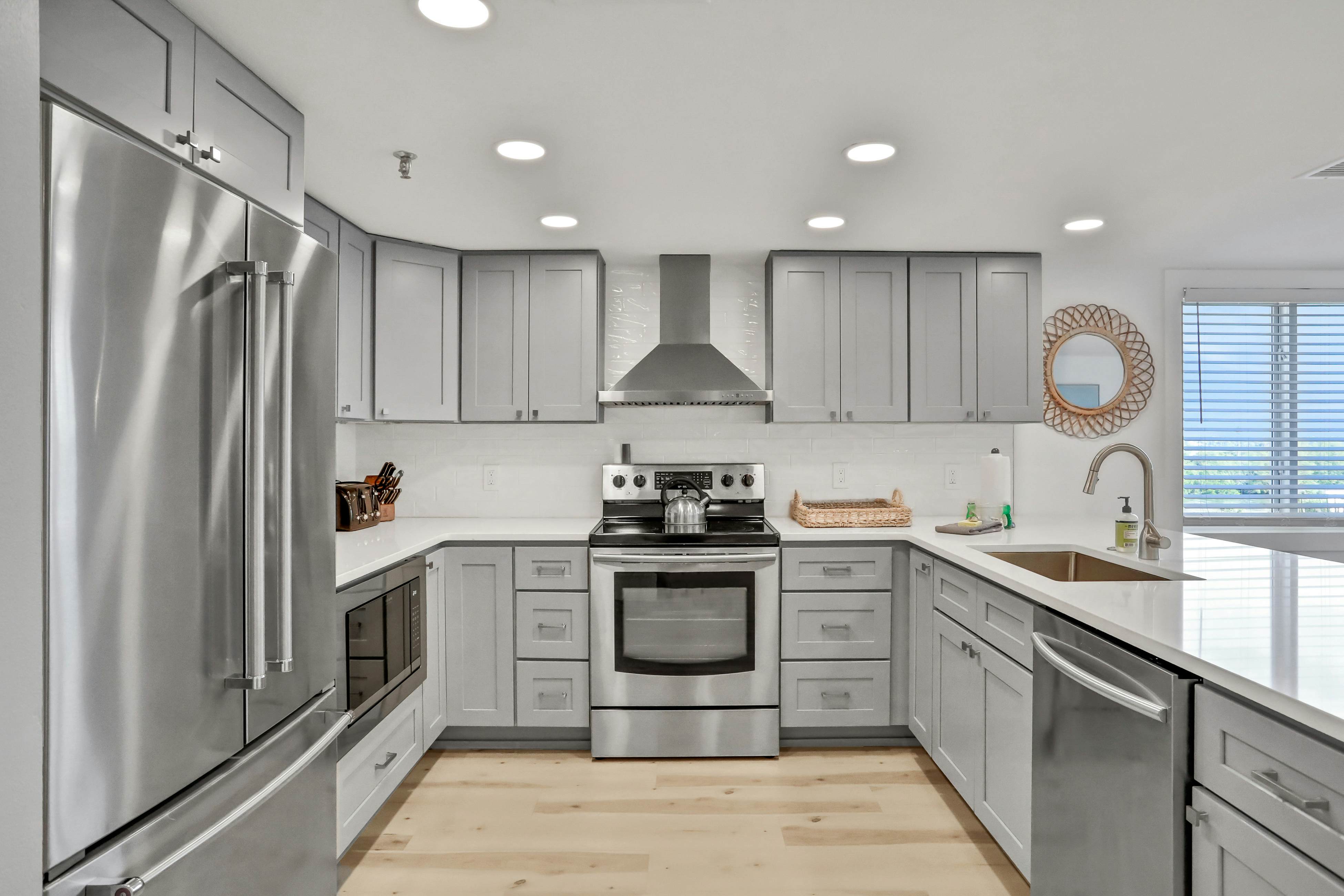 Perfectly poised condo with fabulous Gulf and Intracoastal views