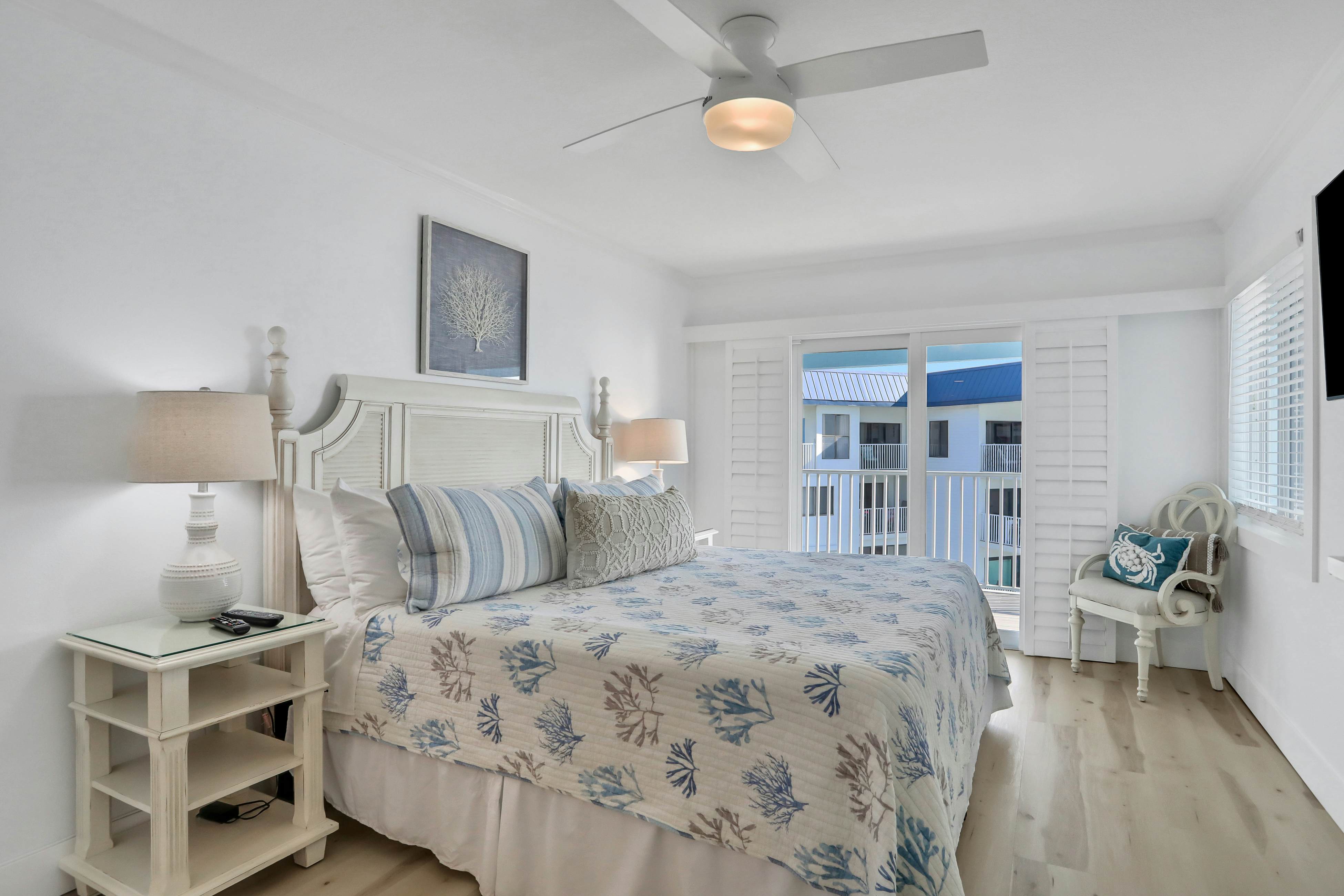 Perfectly poised condo with fabulous Gulf and Intracoastal views