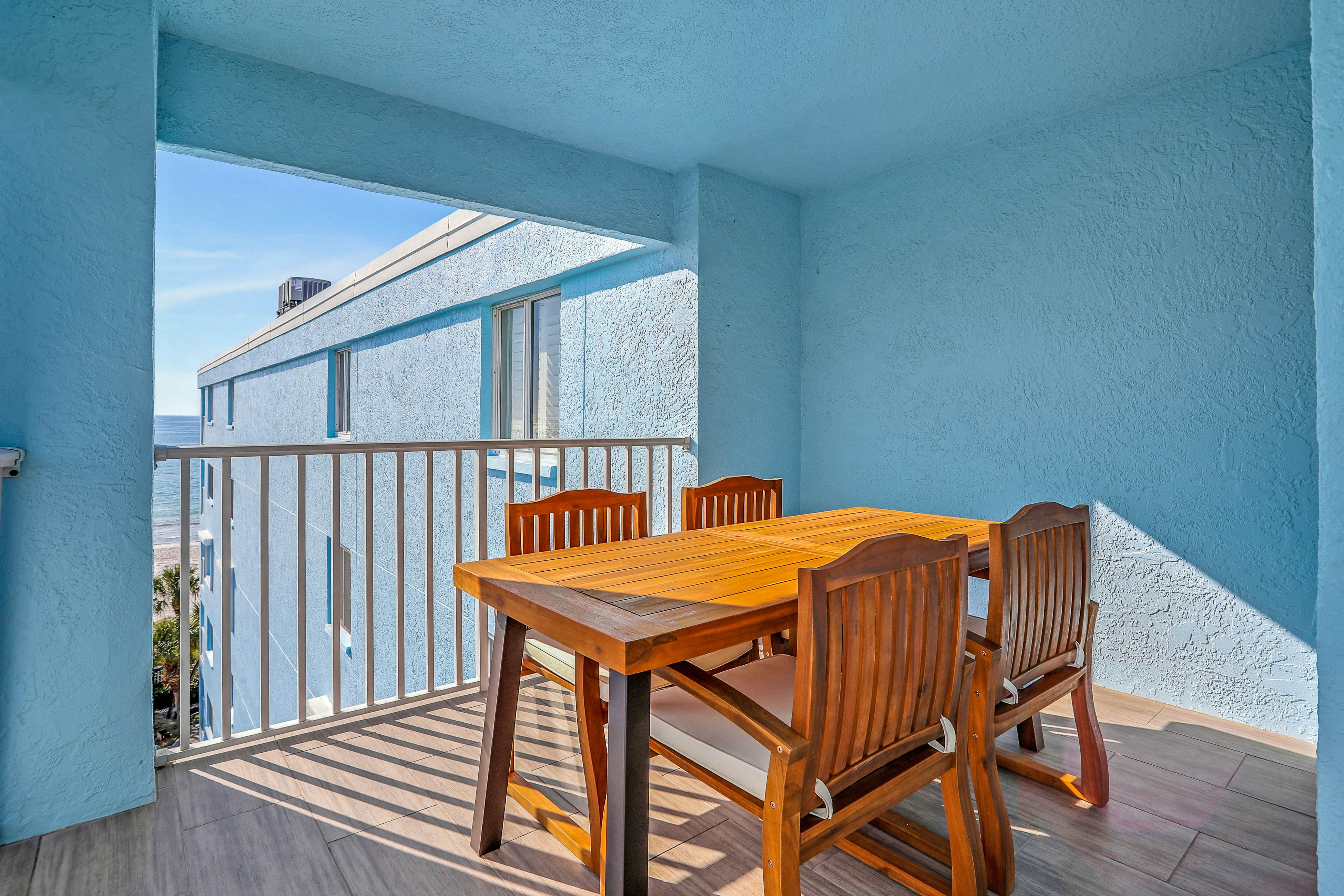 Perfectly poised condo with fabulous Gulf and Intracoastal views