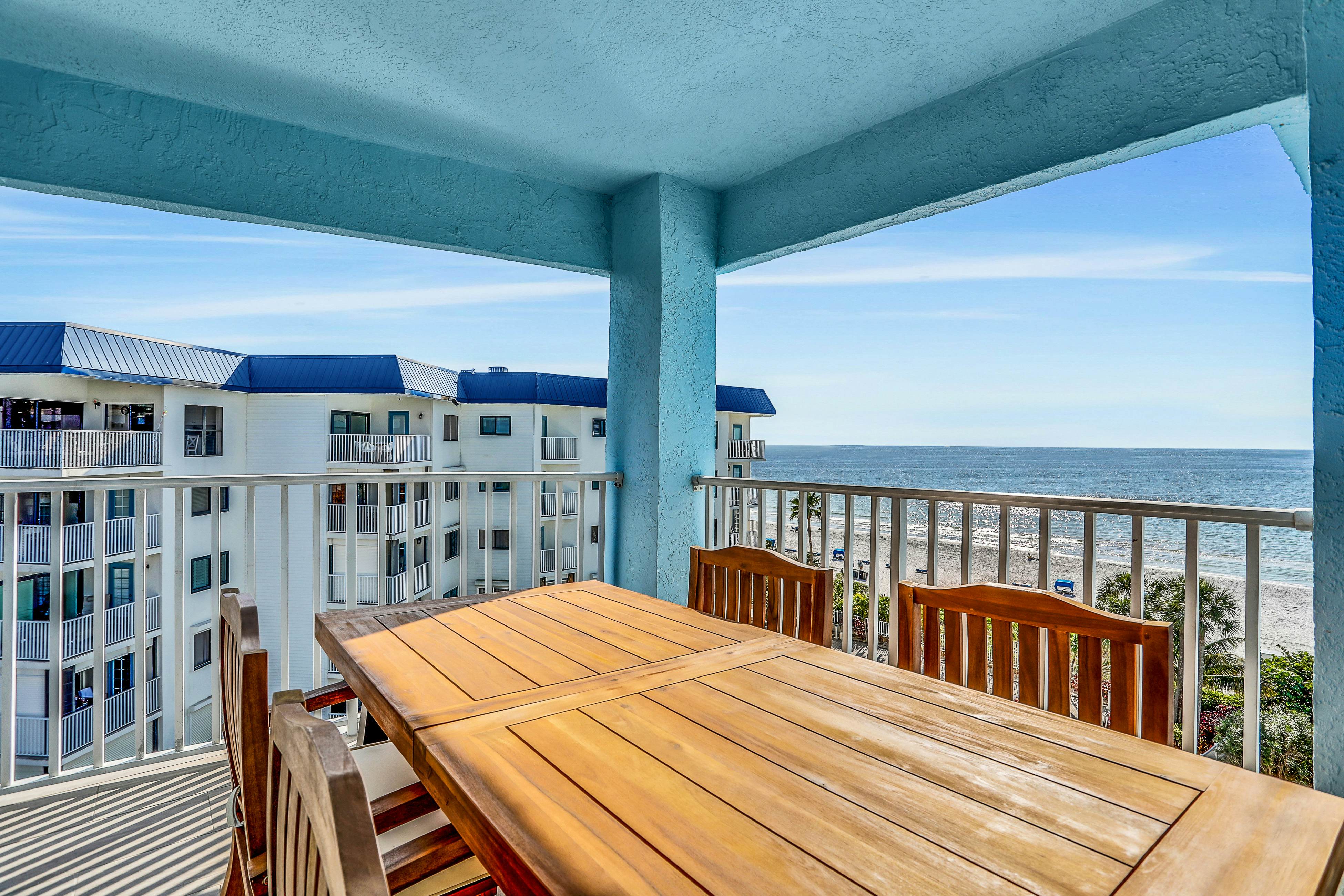 Perfectly poised condo with fabulous Gulf and Intracoastal views