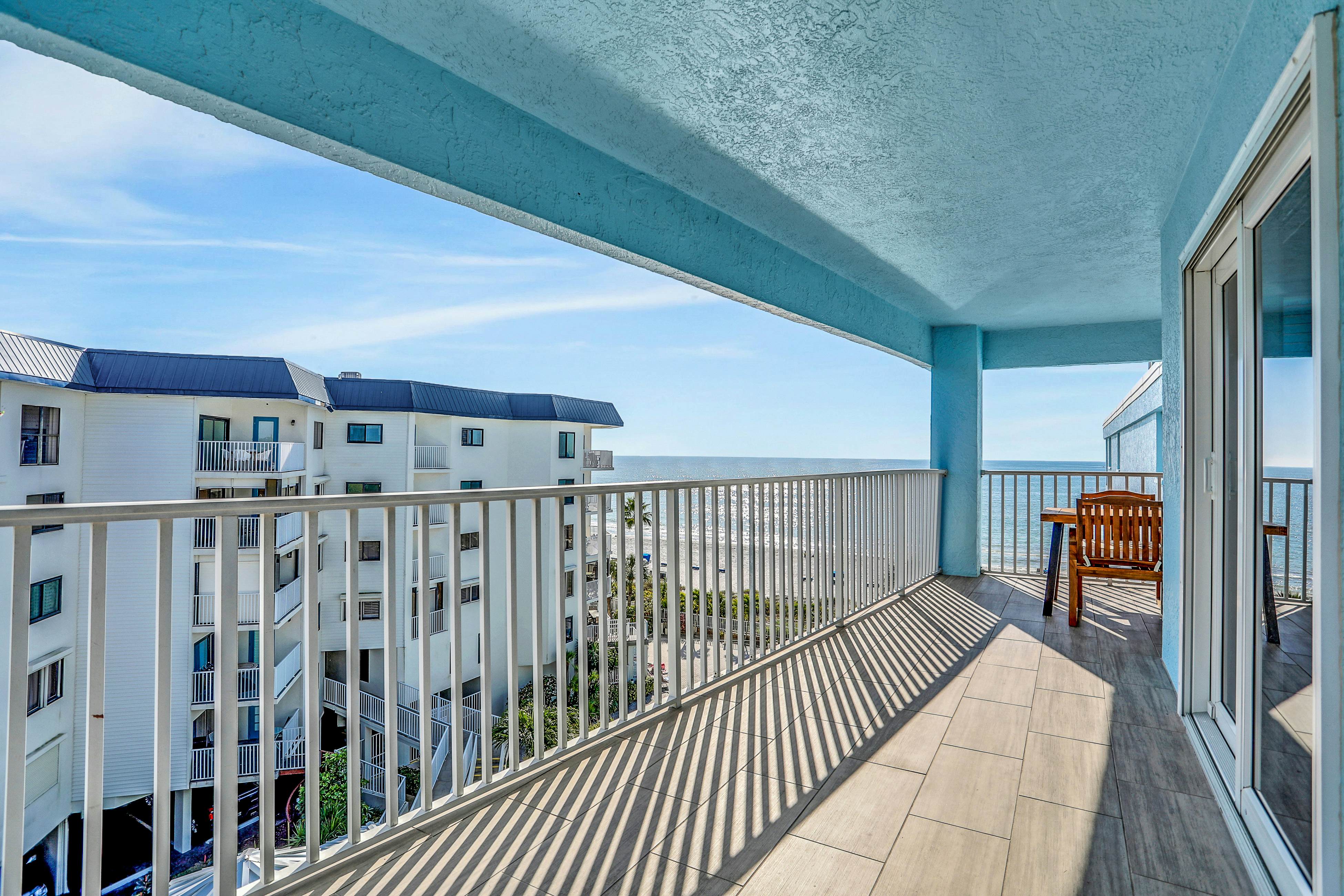 Perfectly poised condo with fabulous Gulf and Intracoastal views