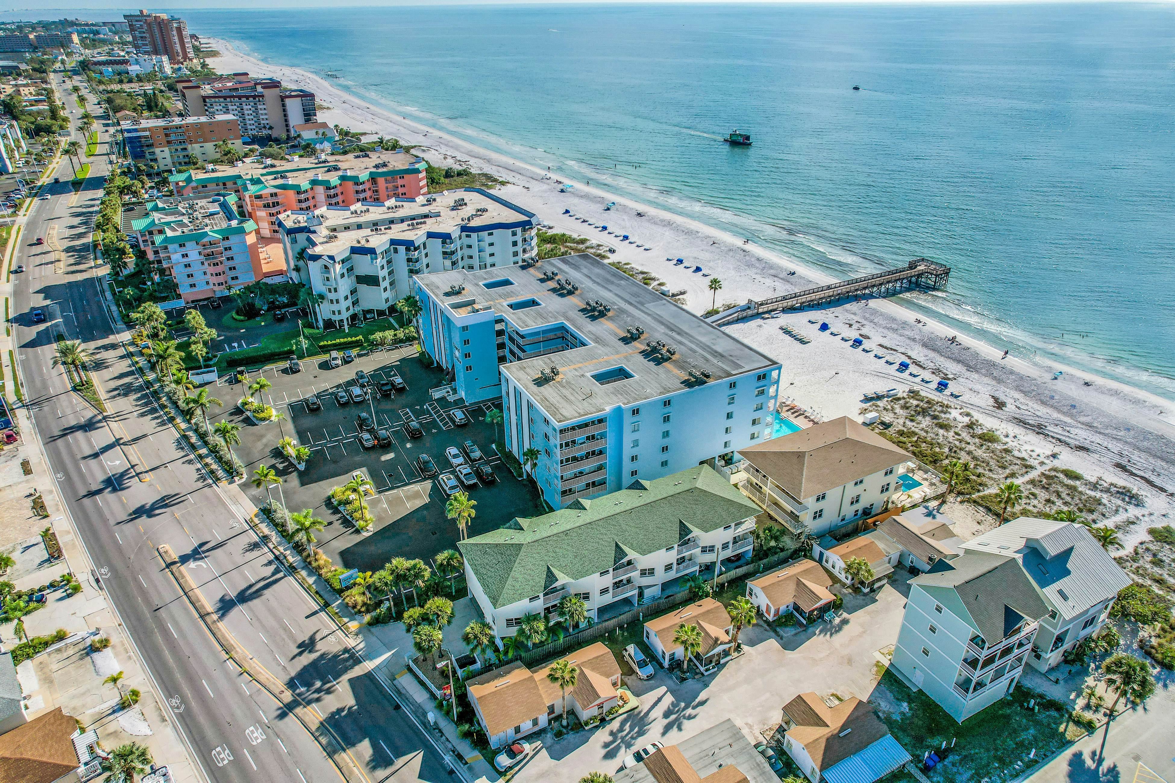 Perfectly poised condo with fabulous Gulf and Intracoastal views