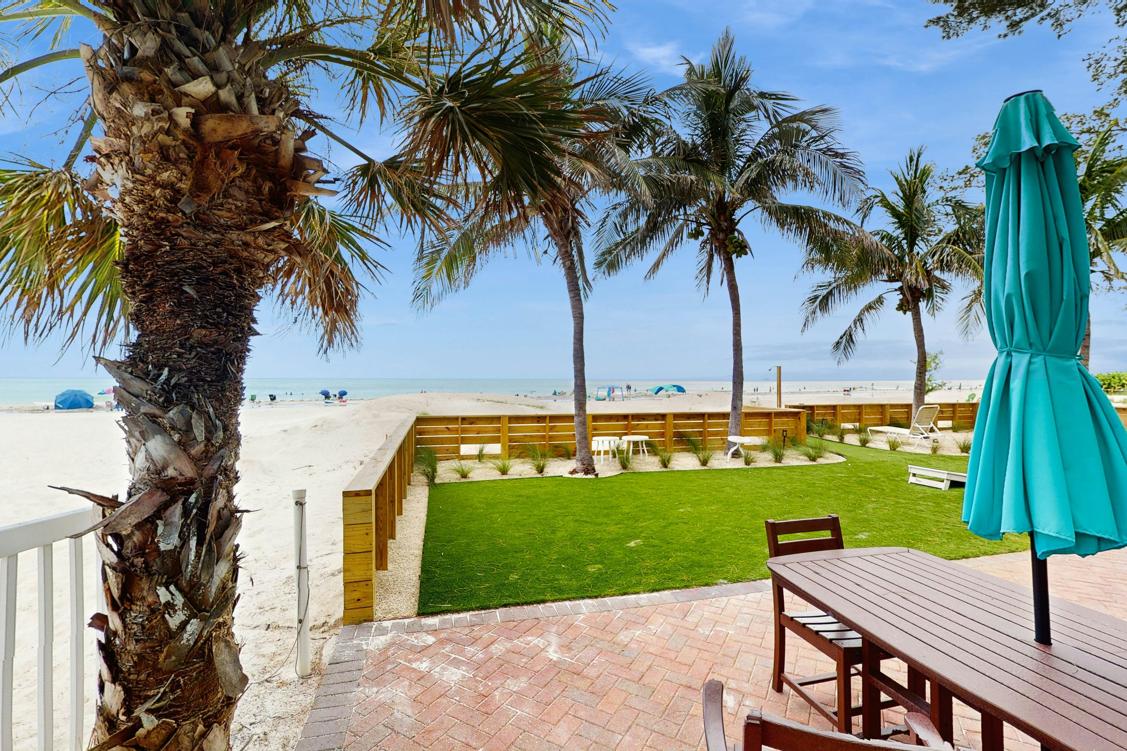 Gulf-front condo with full kitchen & central AC