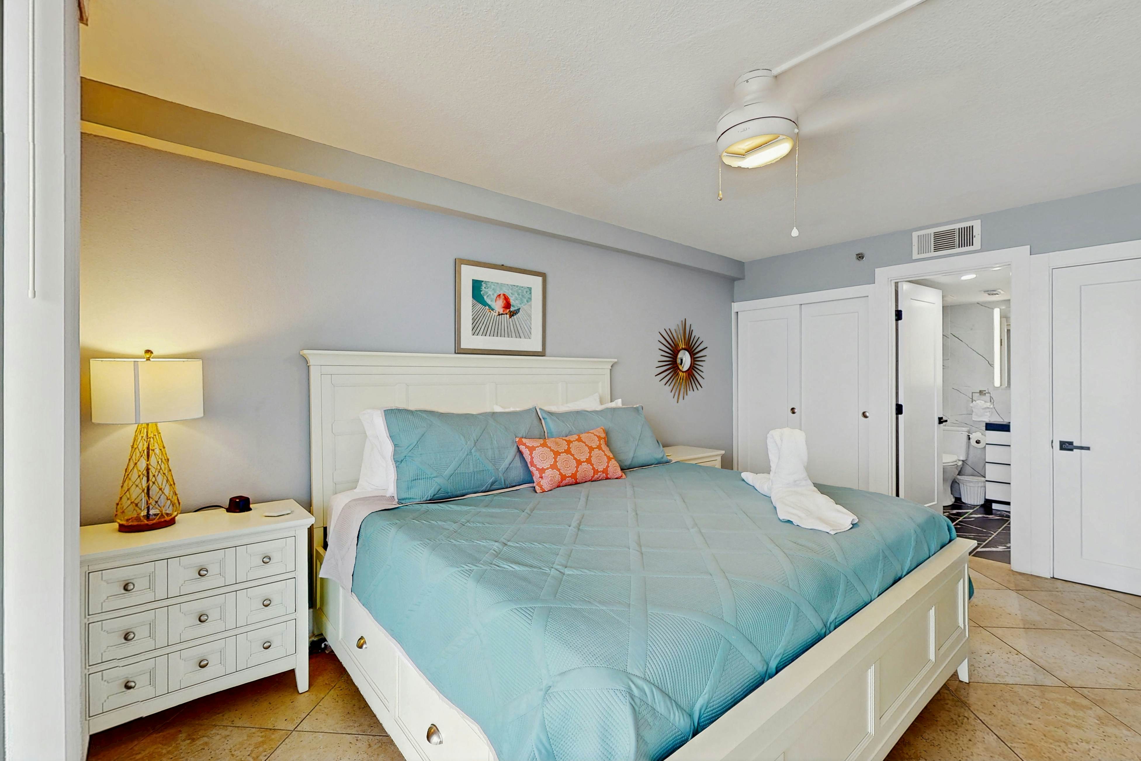 Beachside oasis in charming Indian Shores with shared pool & hot tub