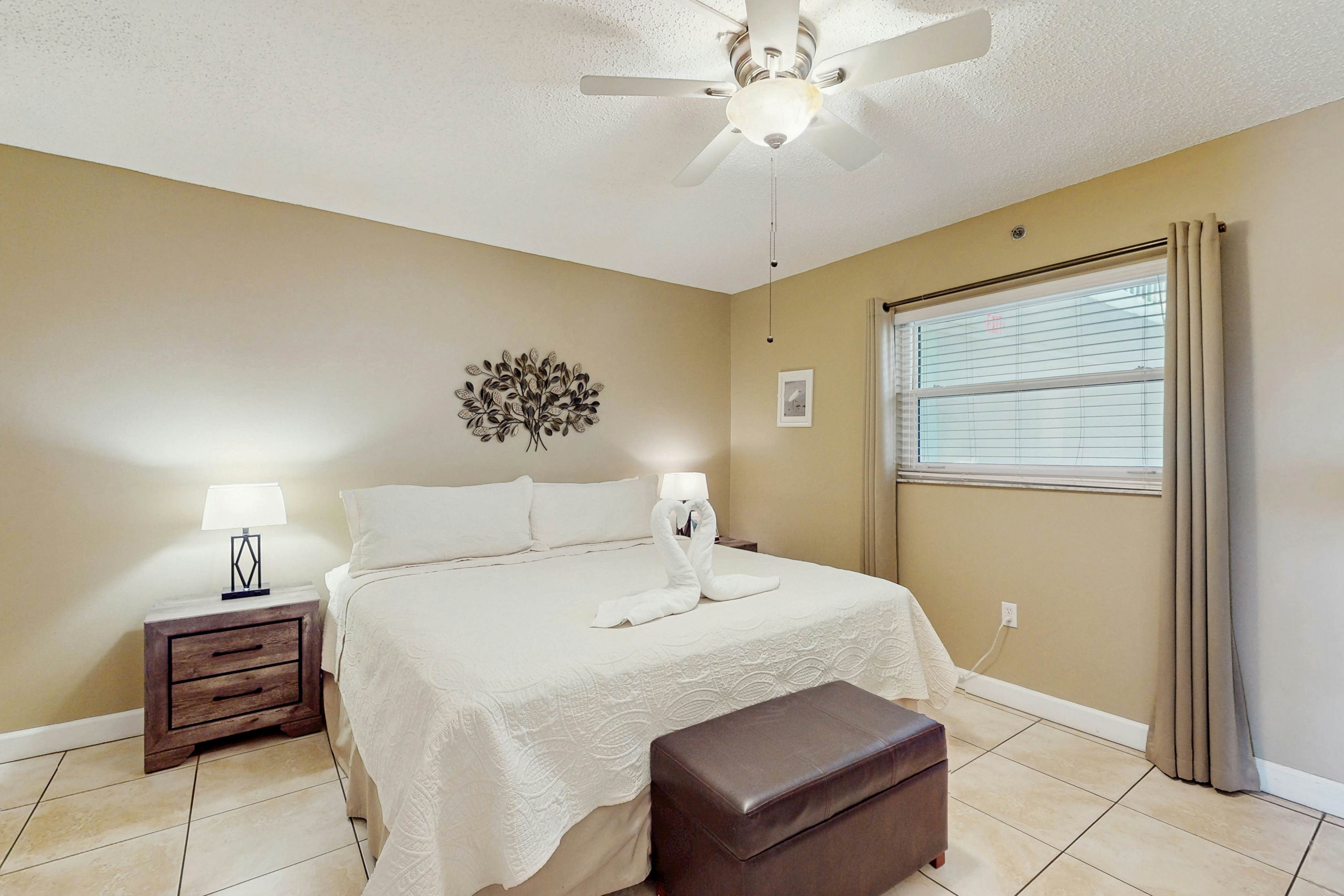 Water-view condo with heated Gulf-front- private balcony & central AC