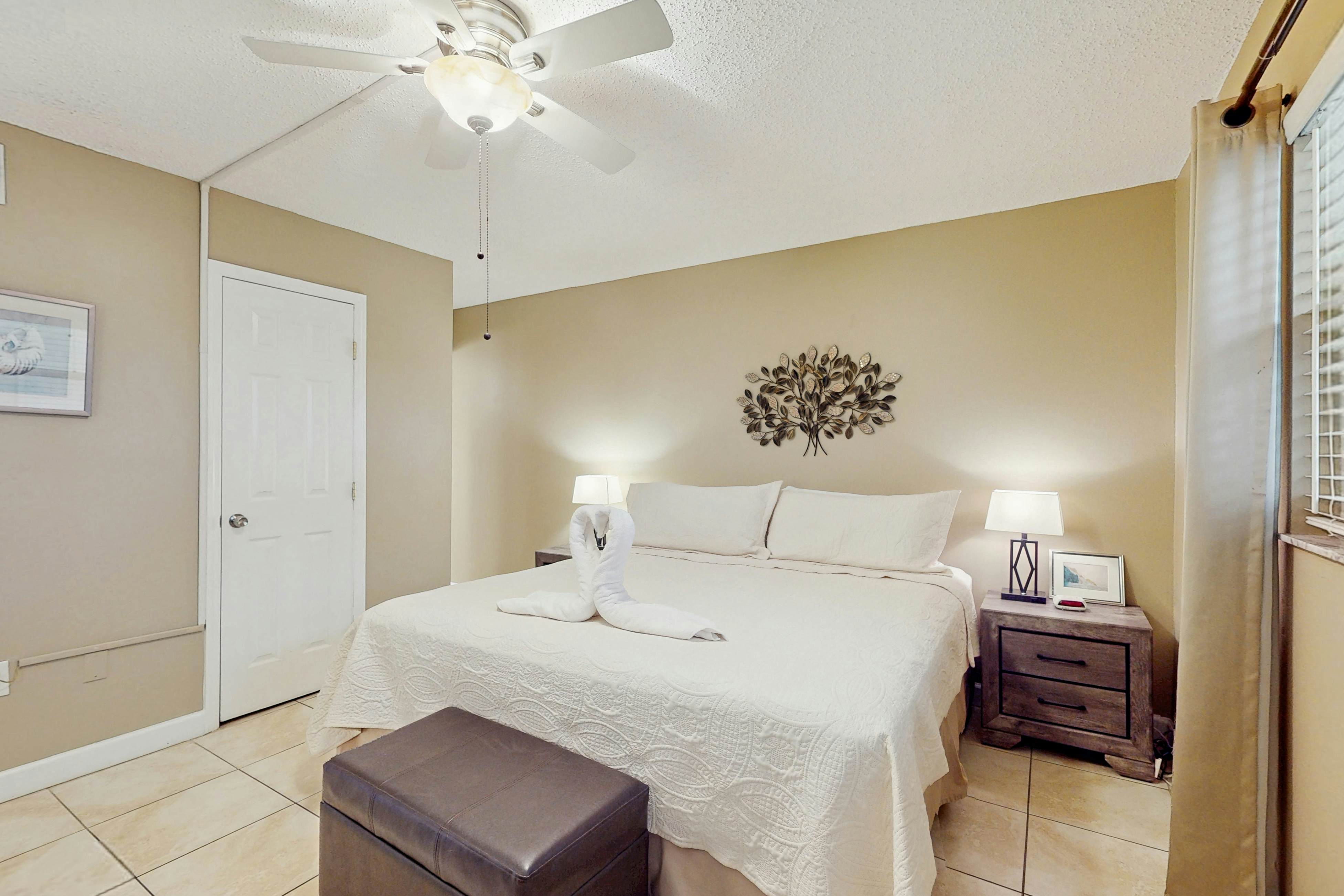 Water-view condo with heated Gulf-front- private balcony & central AC