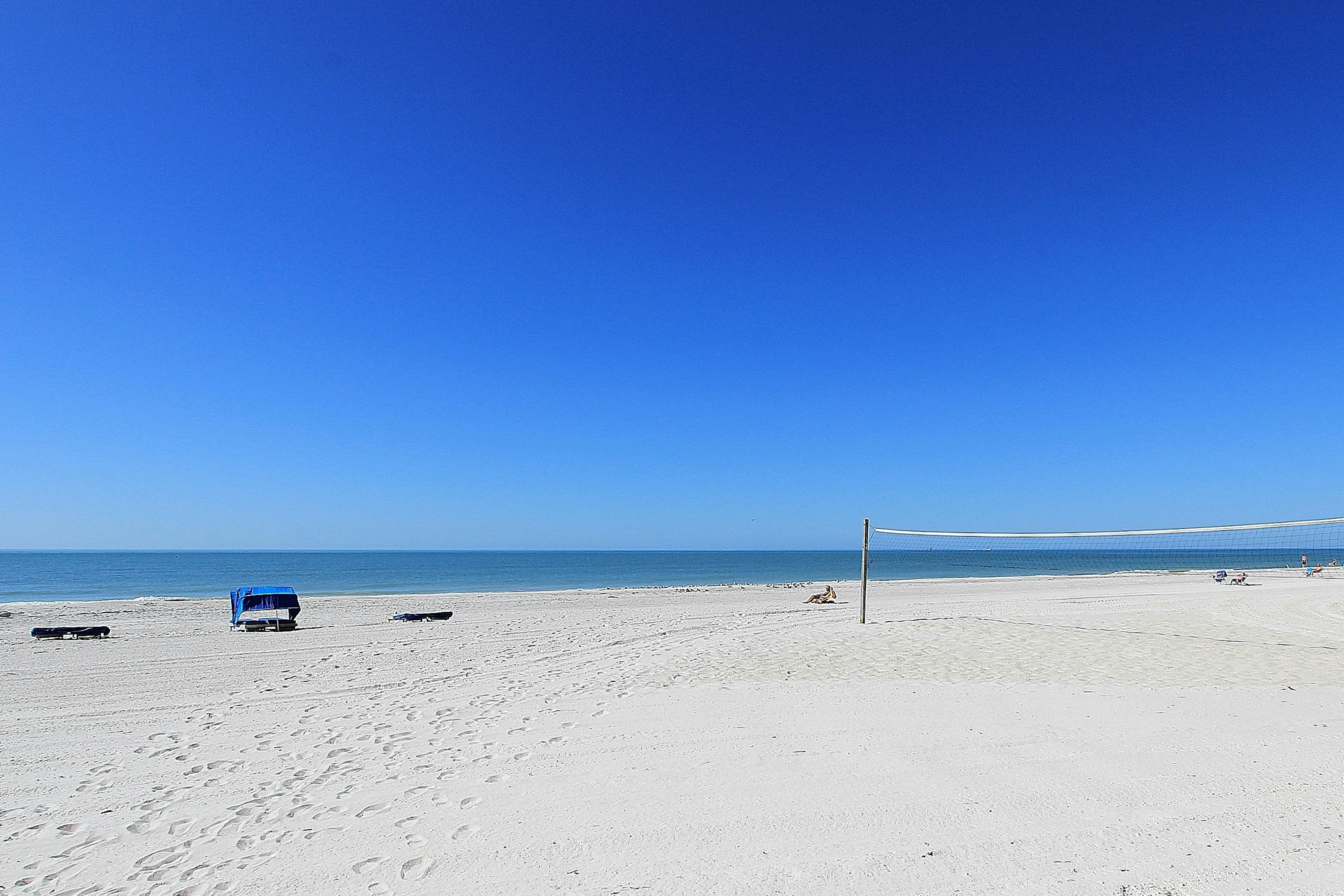 Water-view condo with heated Gulf-front- private balcony & central AC