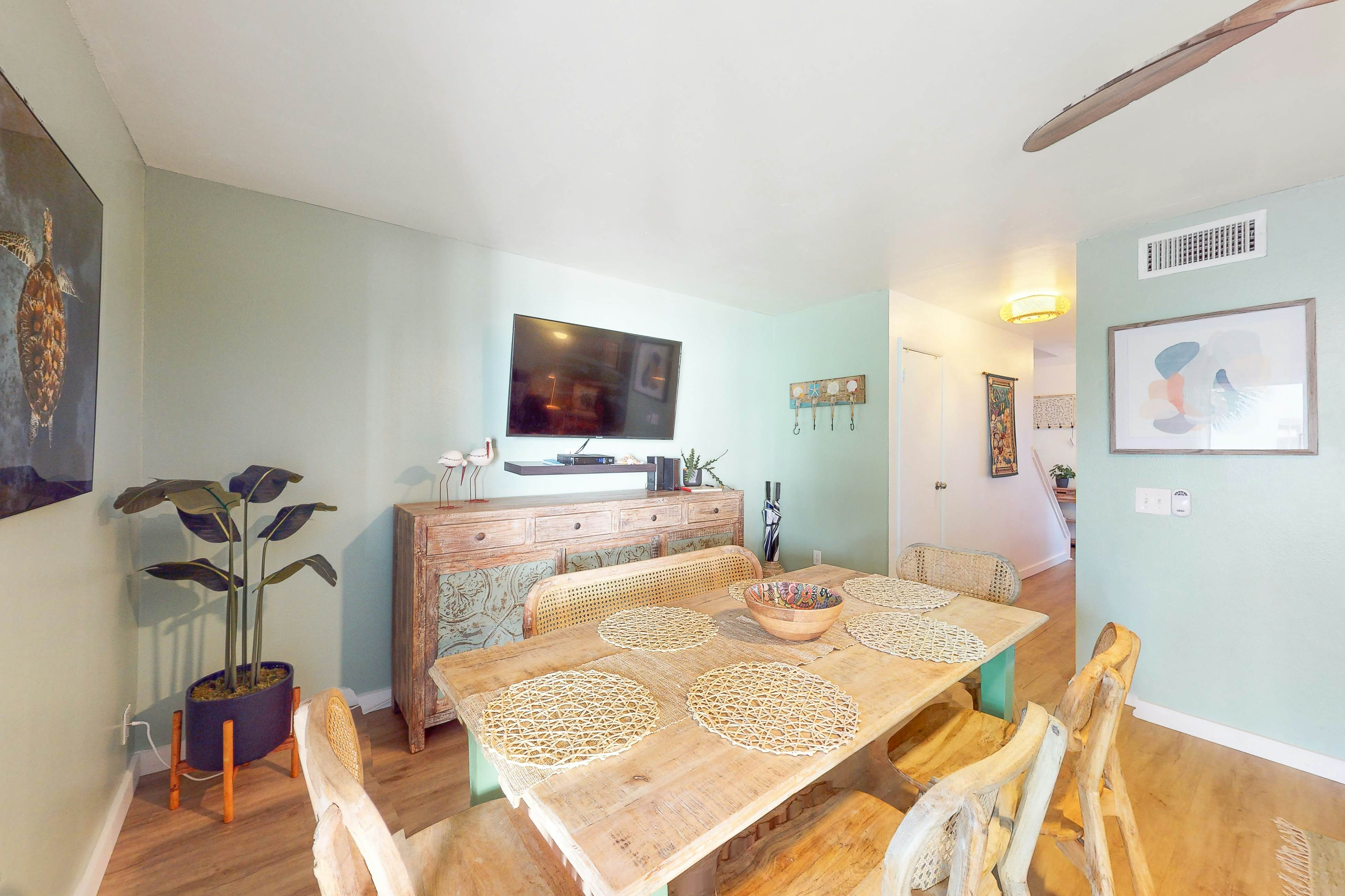 Lovely waterfront townhouse with pool, fast WiFi, central AC, & washer/dryer