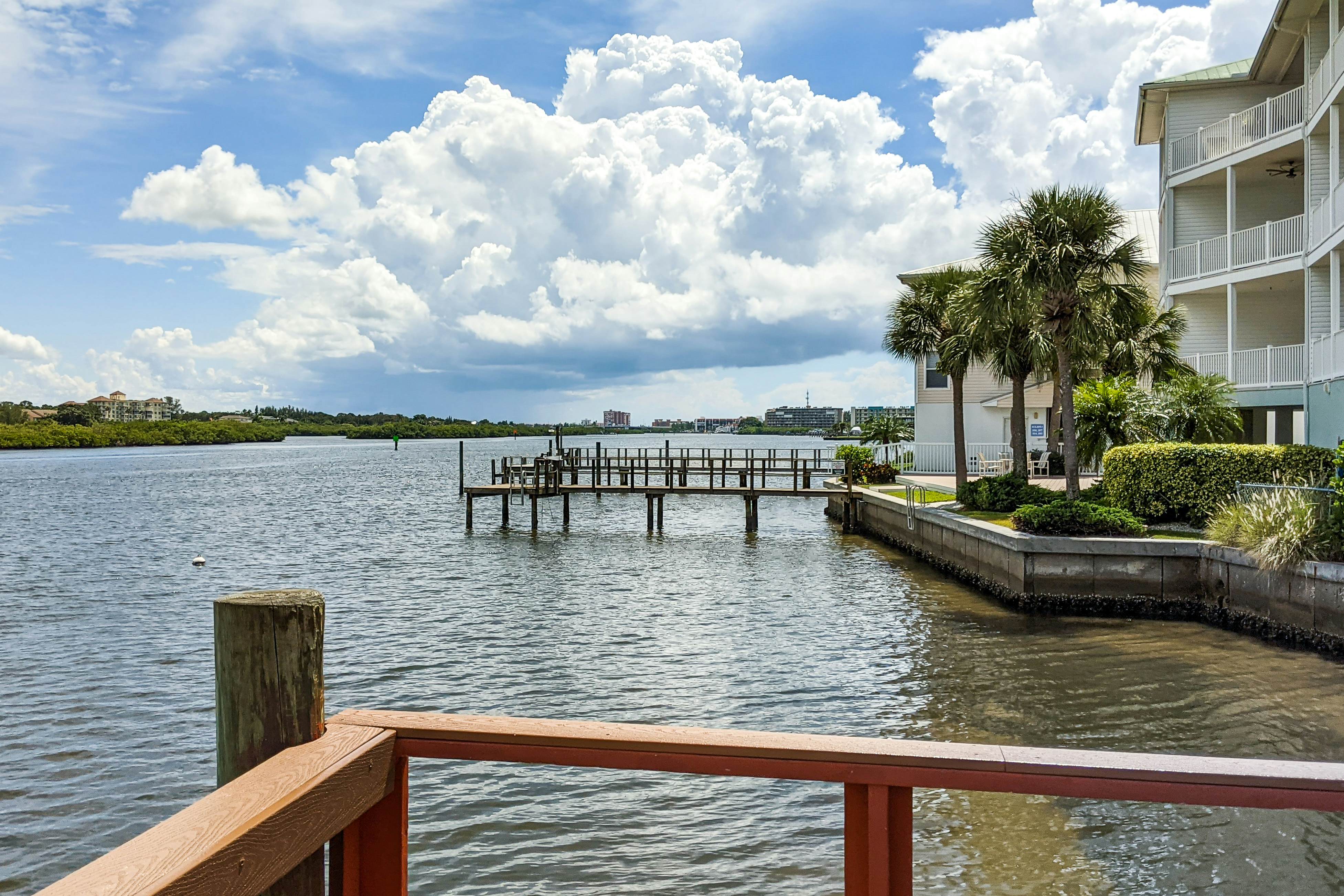 Lovely waterfront townhouse with pool, fast WiFi, central AC, & washer/dryer