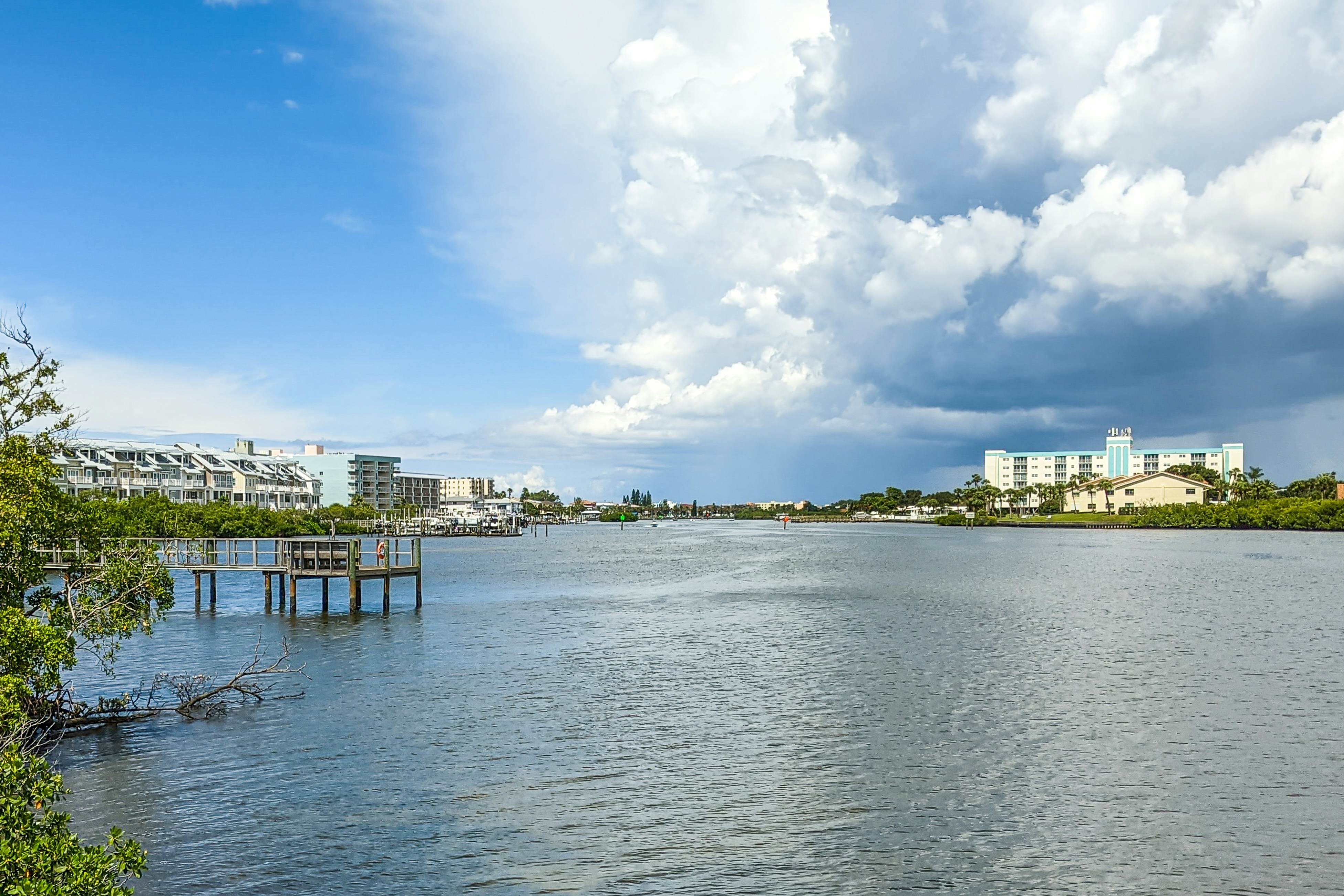 Lovely waterfront townhouse with pool, fast WiFi, central AC, & washer/dryer