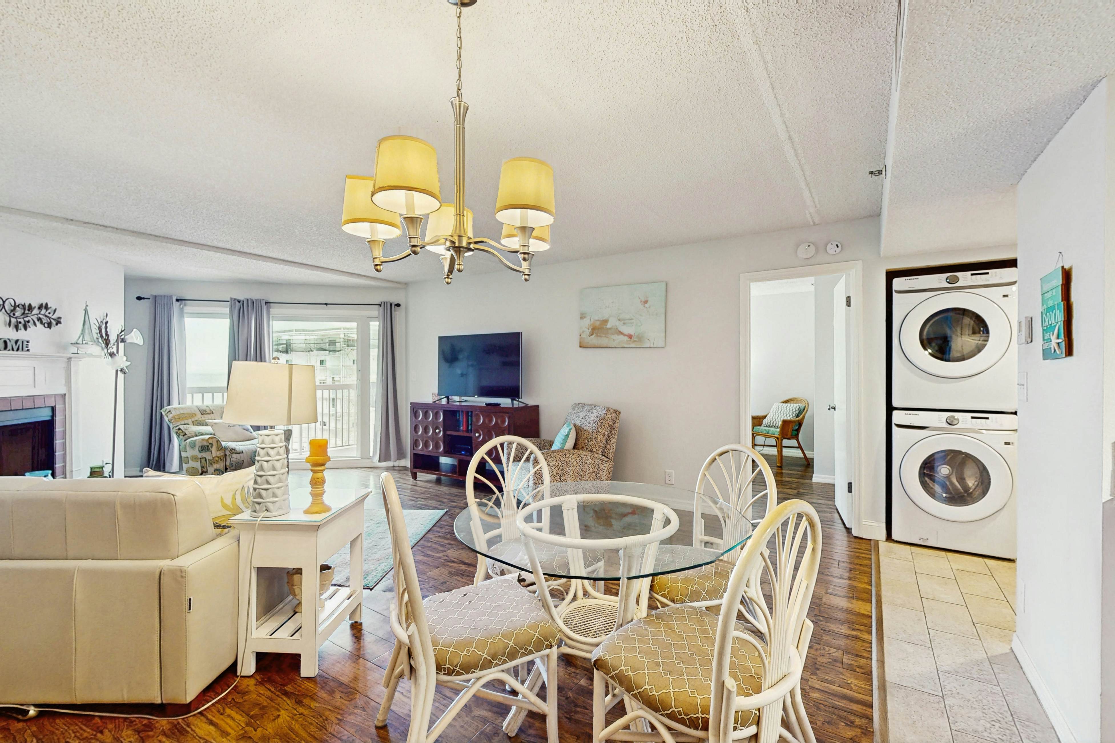 Charming condo with gorgeous Gulf views & beachfront heated pool & spa