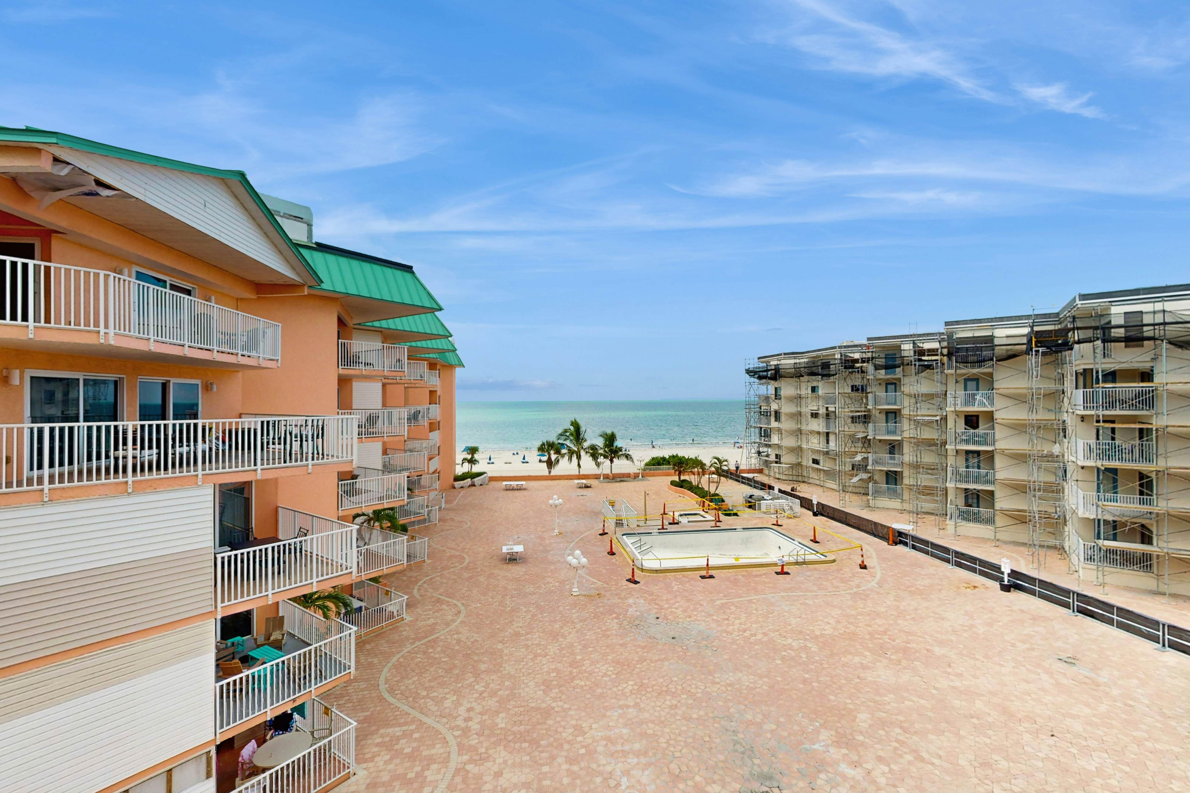 Charming condo with gorgeous Gulf views & beachfront heated pool & spa
