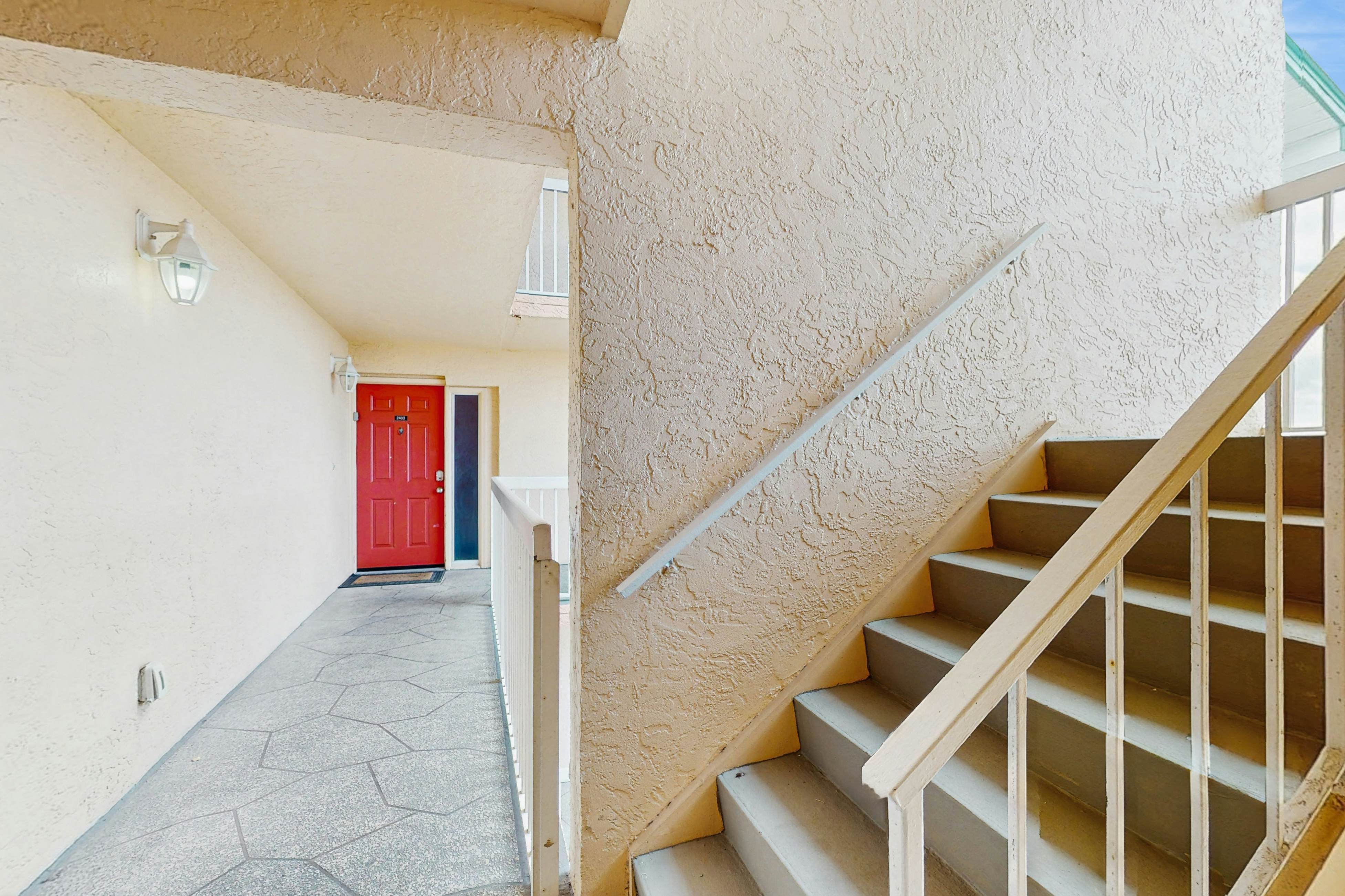 Charming condo with gorgeous Gulf views & beachfront heated pool & spa