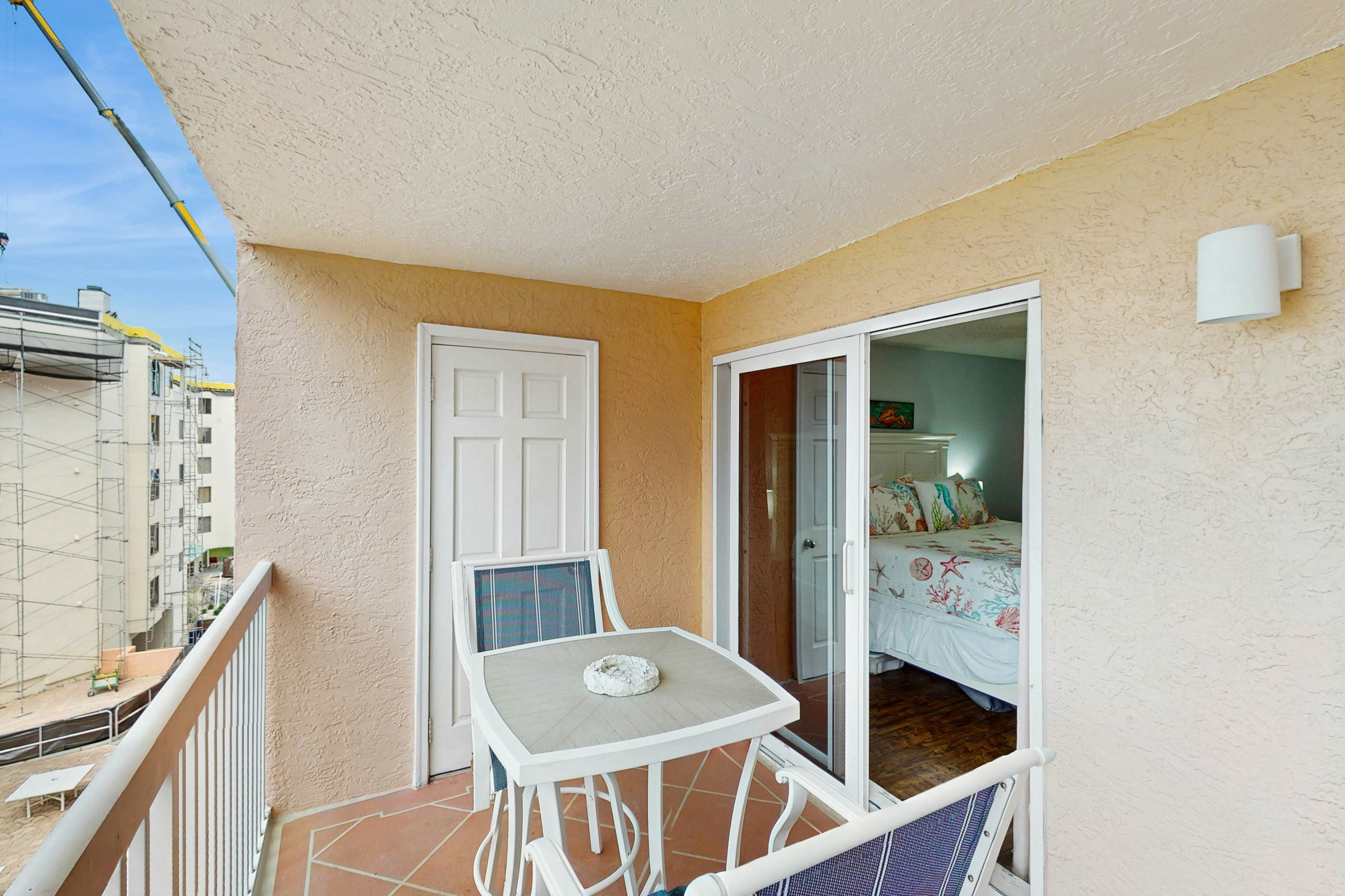 Charming condo with gorgeous Gulf views & beachfront heated pool & spa