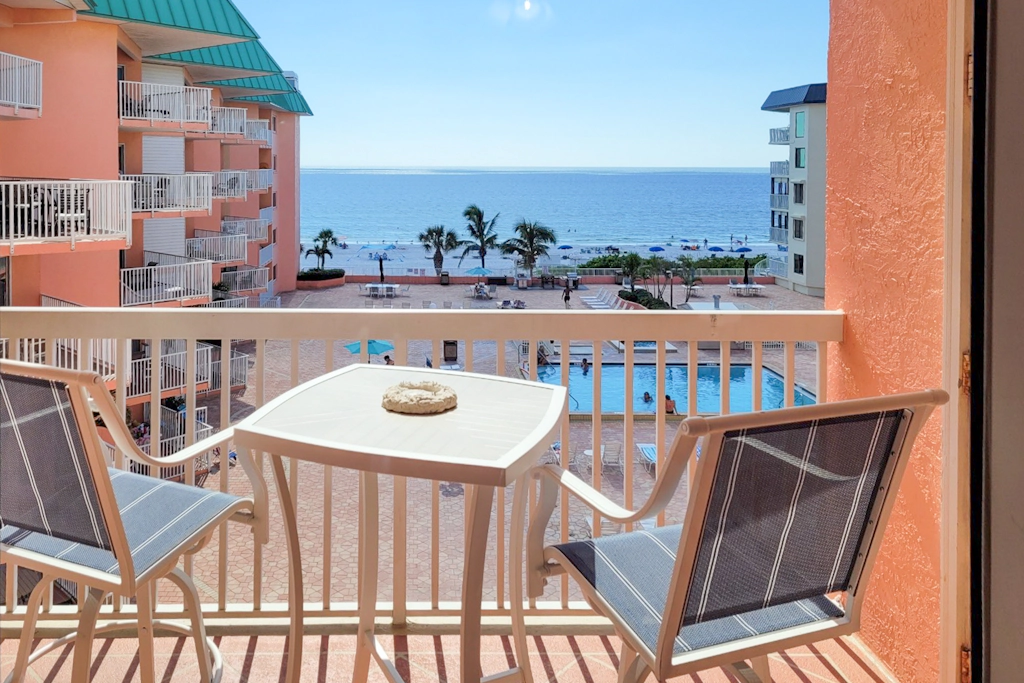 Charming condo with gorgeous Gulf views and beachfront heated pool and spa