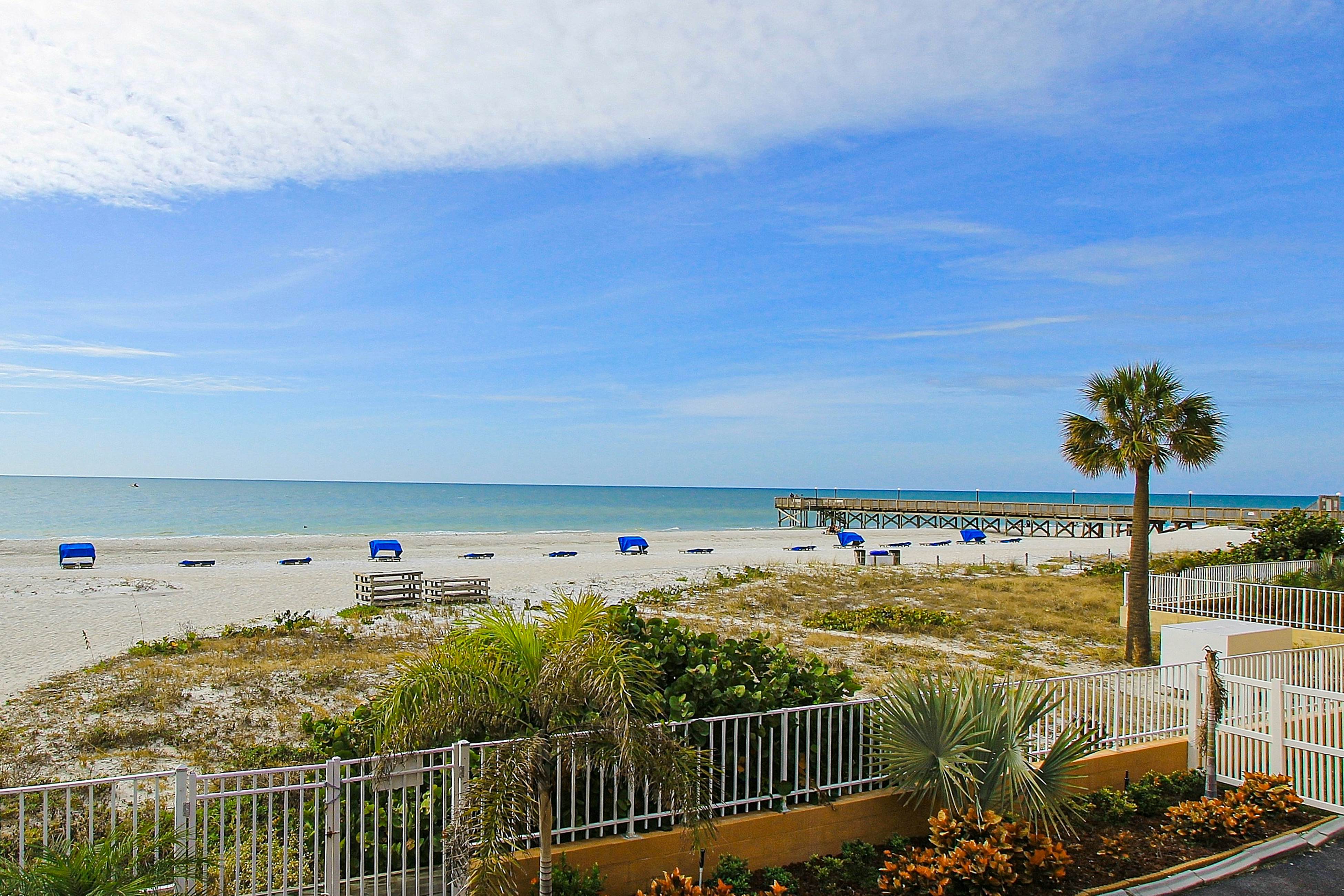Charming condo with gorgeous Gulf views & beachfront heated pool & spa