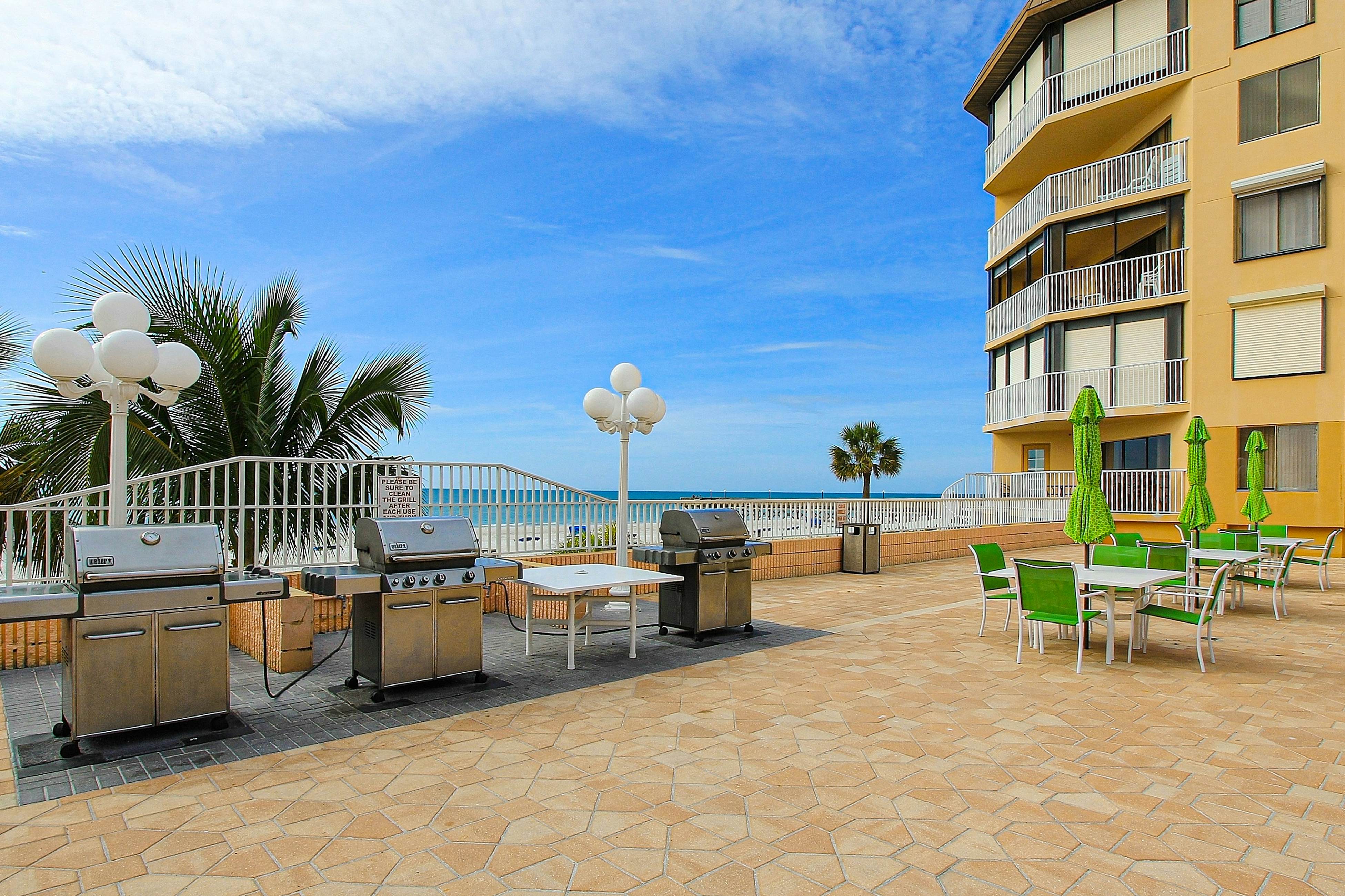 Charming condo with gorgeous Gulf views & beachfront heated pool & spa