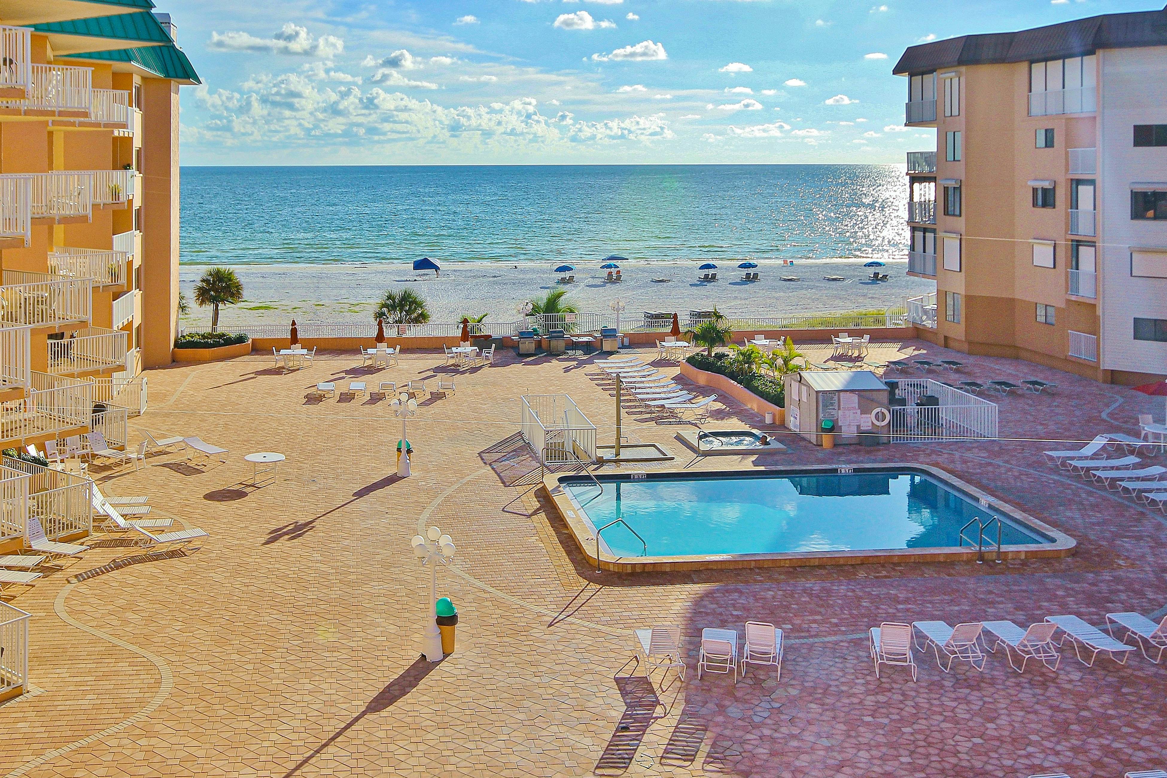 Charming condo with gorgeous Gulf views & beachfront heated pool & spa
