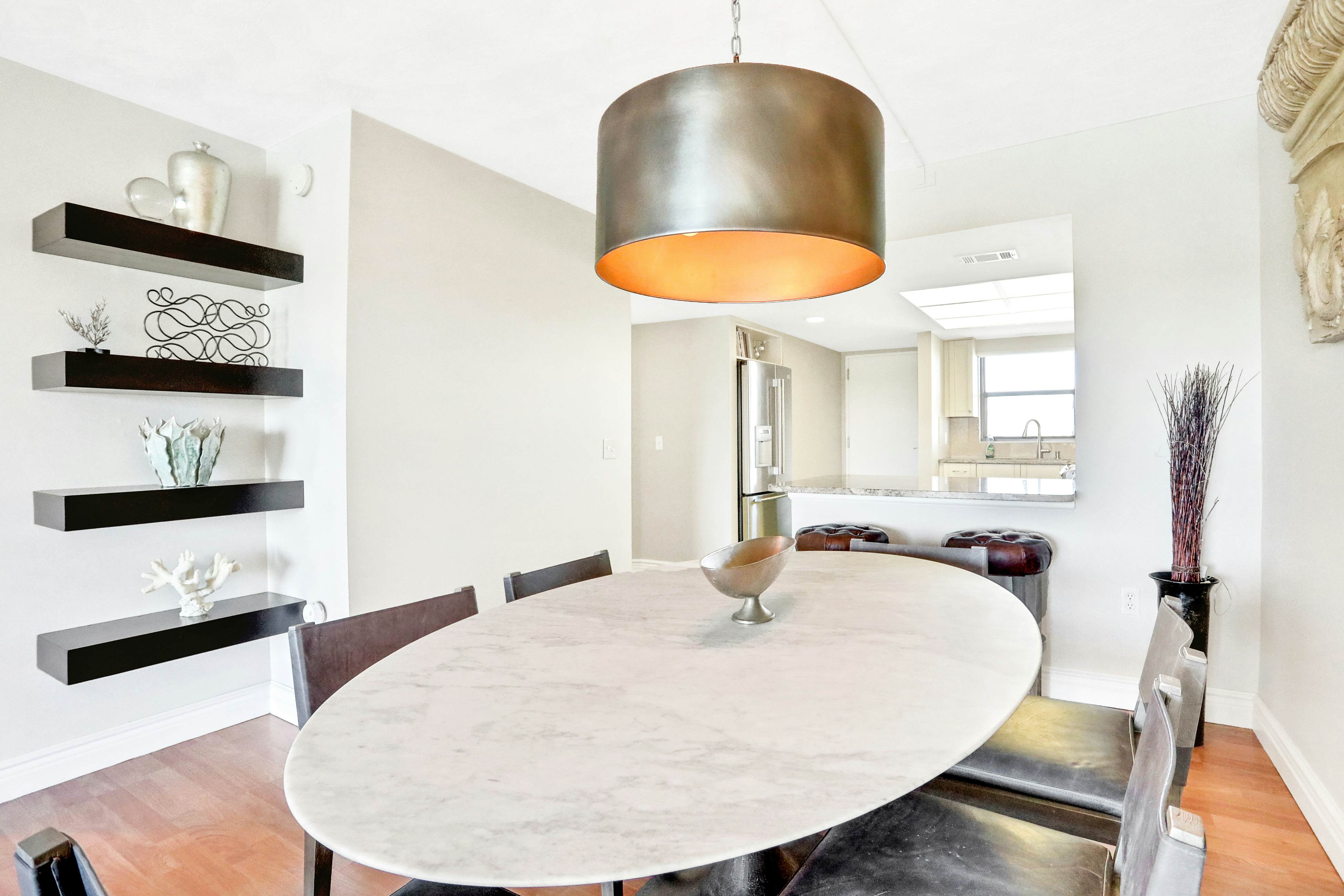 Elegant condo with water view near beach - pool & hot tub, fast WiFi & AC