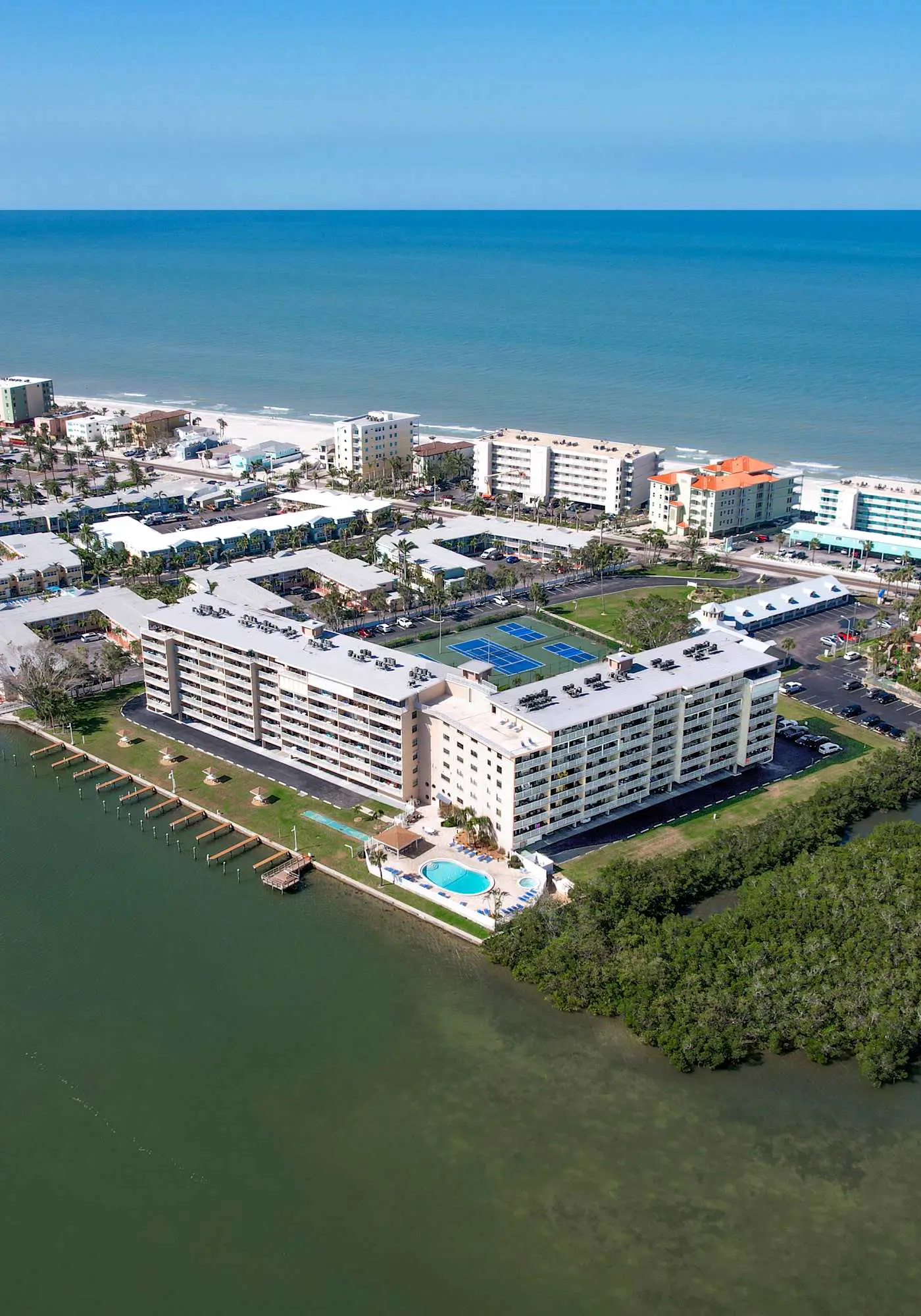 Elegant condo with water view near beach pool and hot tub fast WiFi and AC