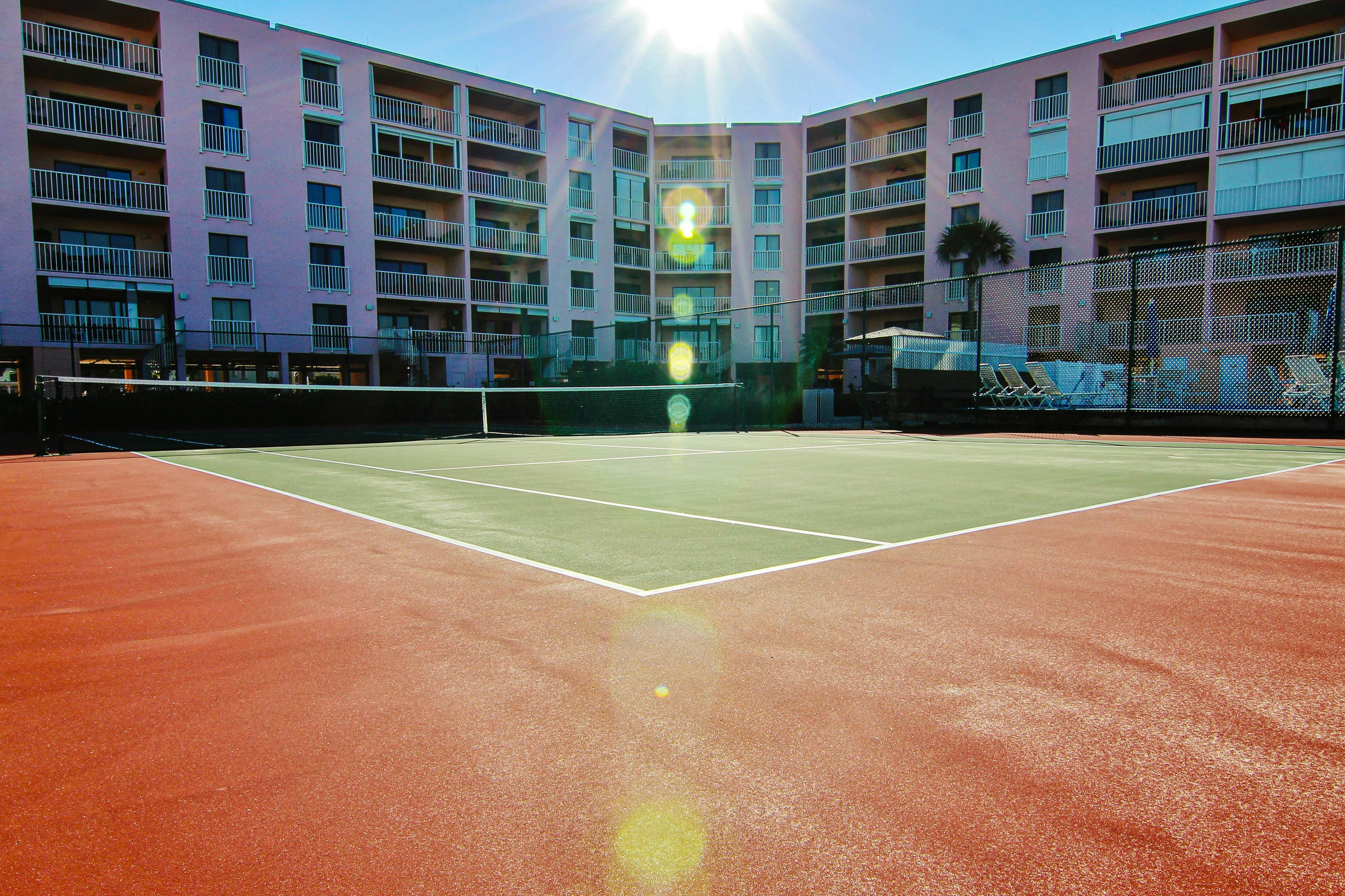 Beachfront condo with pool, tennis court & AC - Dog-friendly