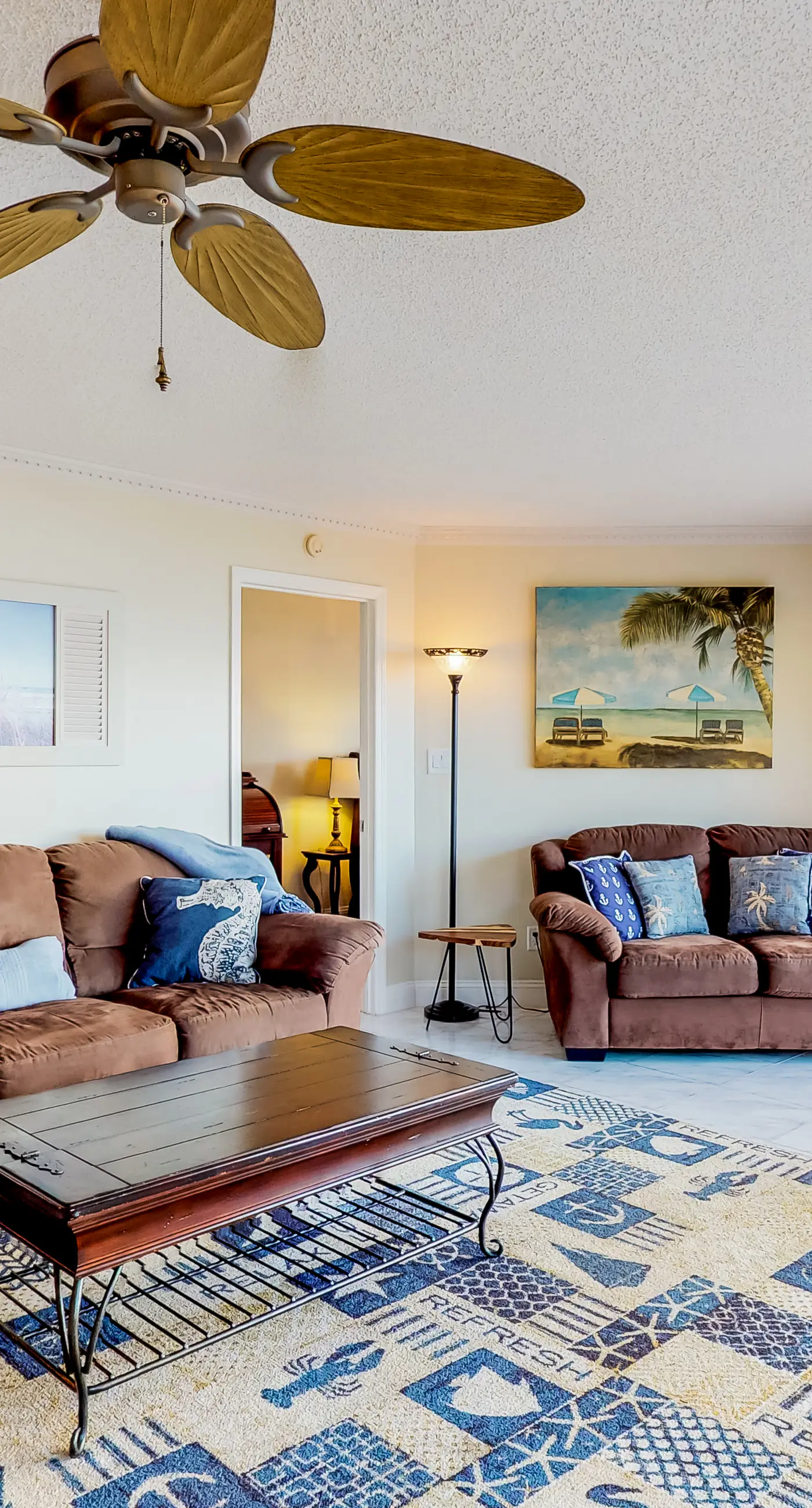 Sunny beachfront condo with pool access to beach attractions