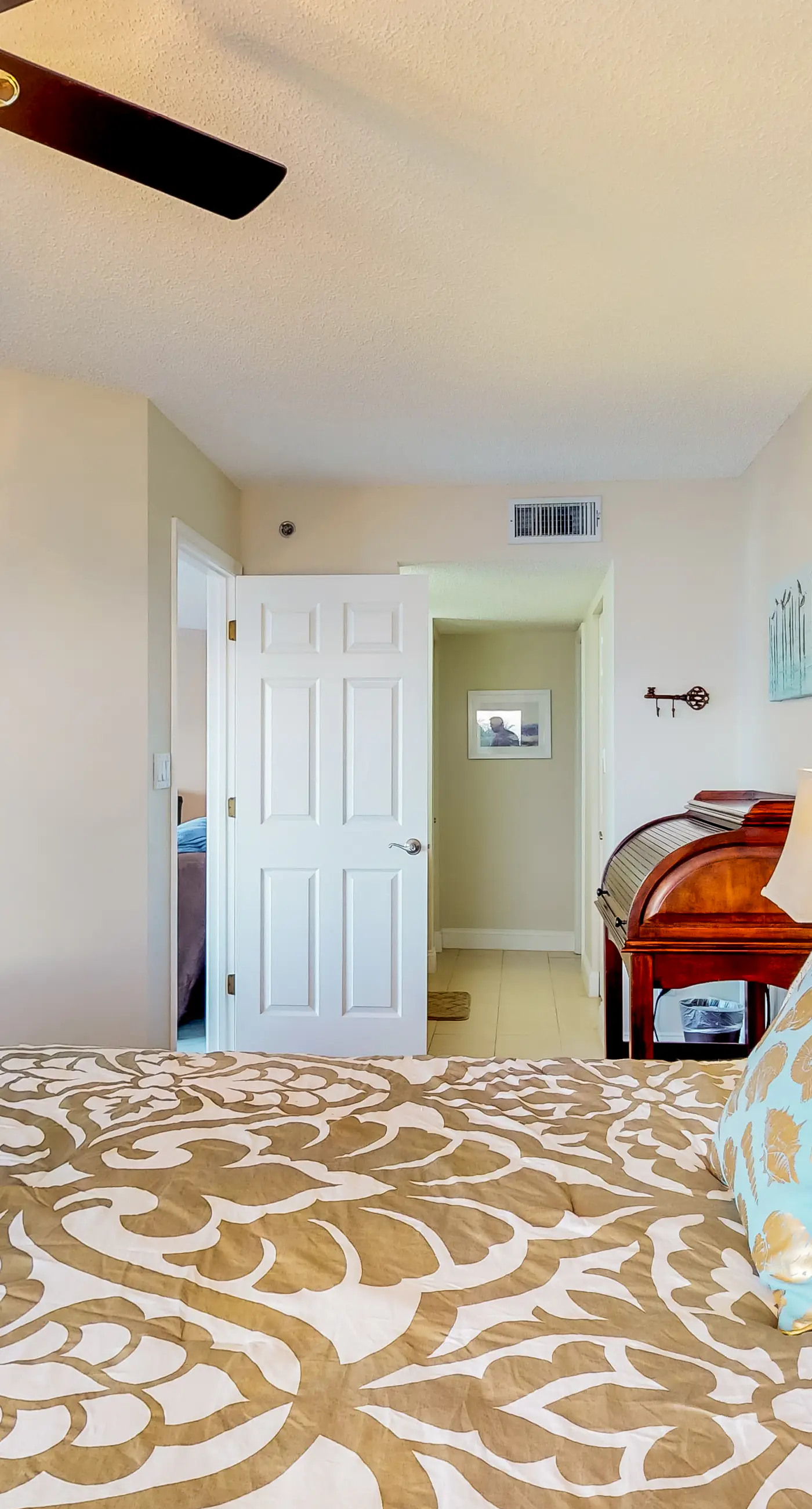 Sunny beachfront condo with pool access to beach attractions