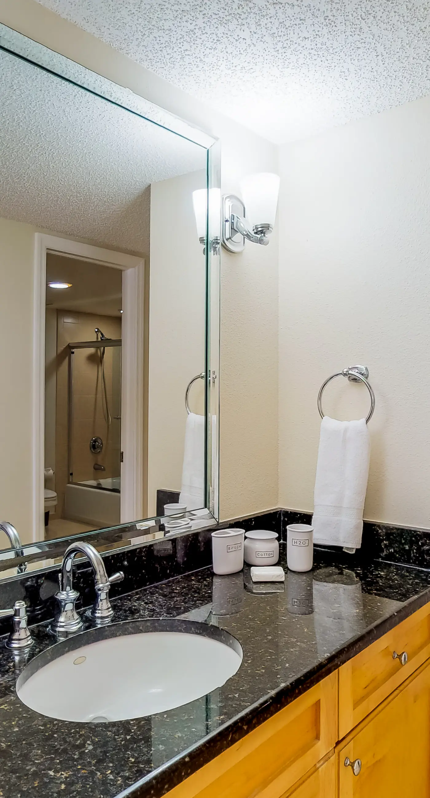 Sunny beachfront condo with pool access to beach attractions