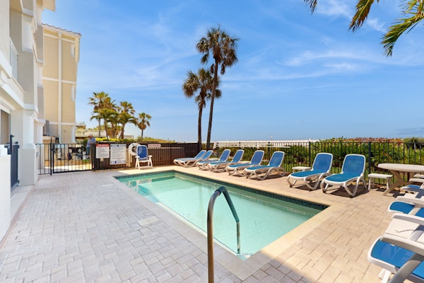 Gulf front townhome right on the beach with pool and balcony snowbird friendly