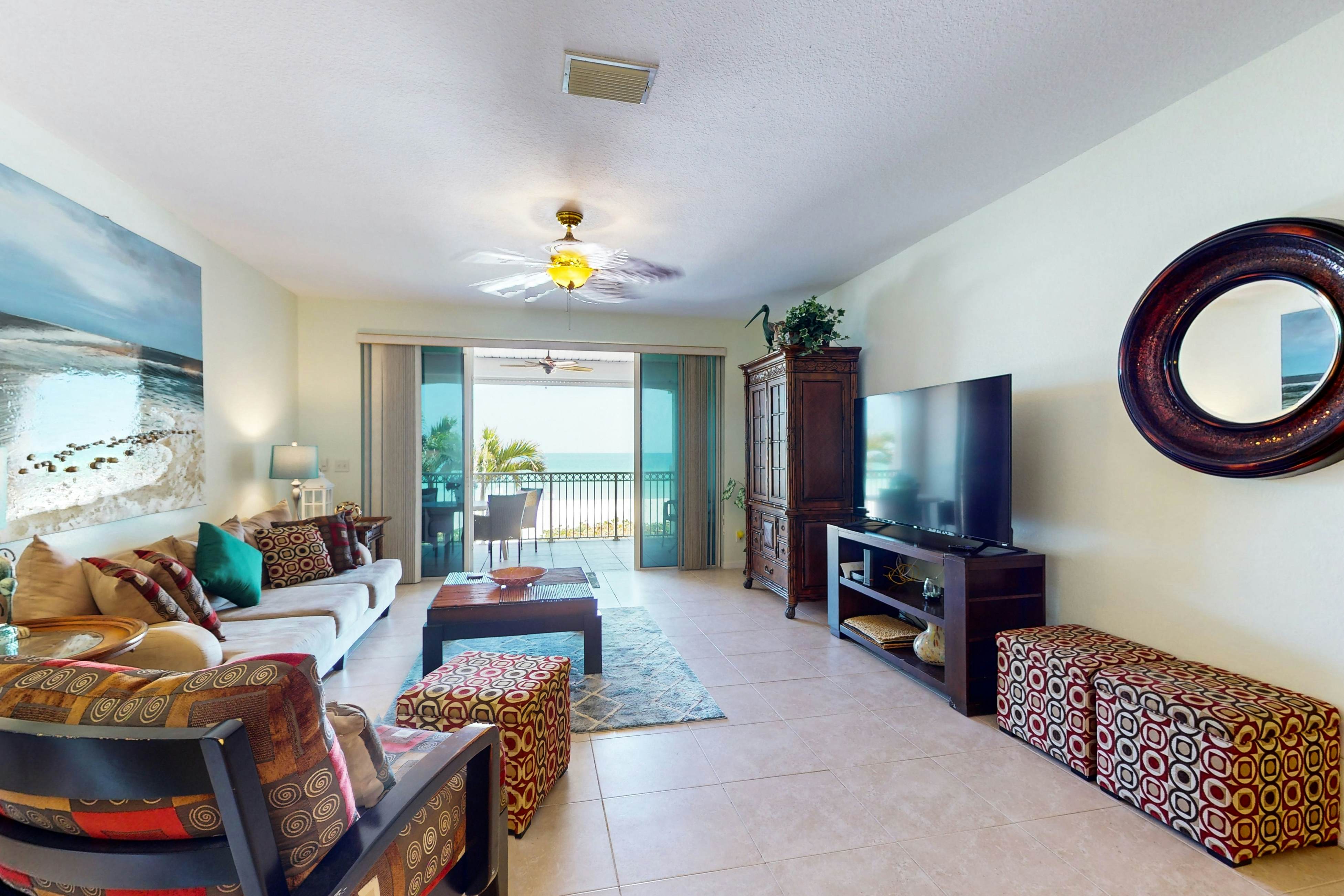 Gulf-front townhome right on the beach with pool & balcony - snowbird-friendly