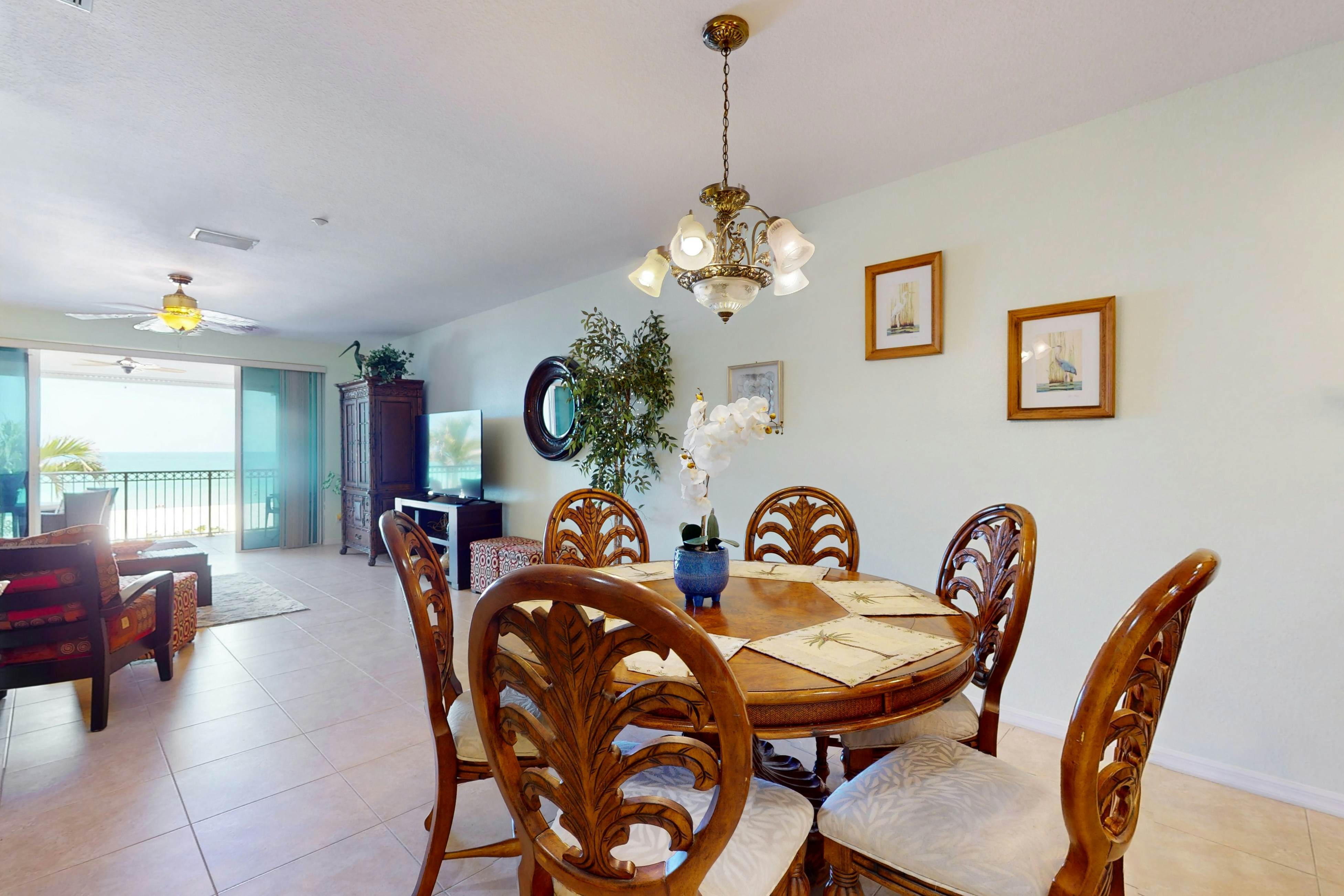 Gulf-front townhome right on the beach with pool & balcony - snowbird-friendly