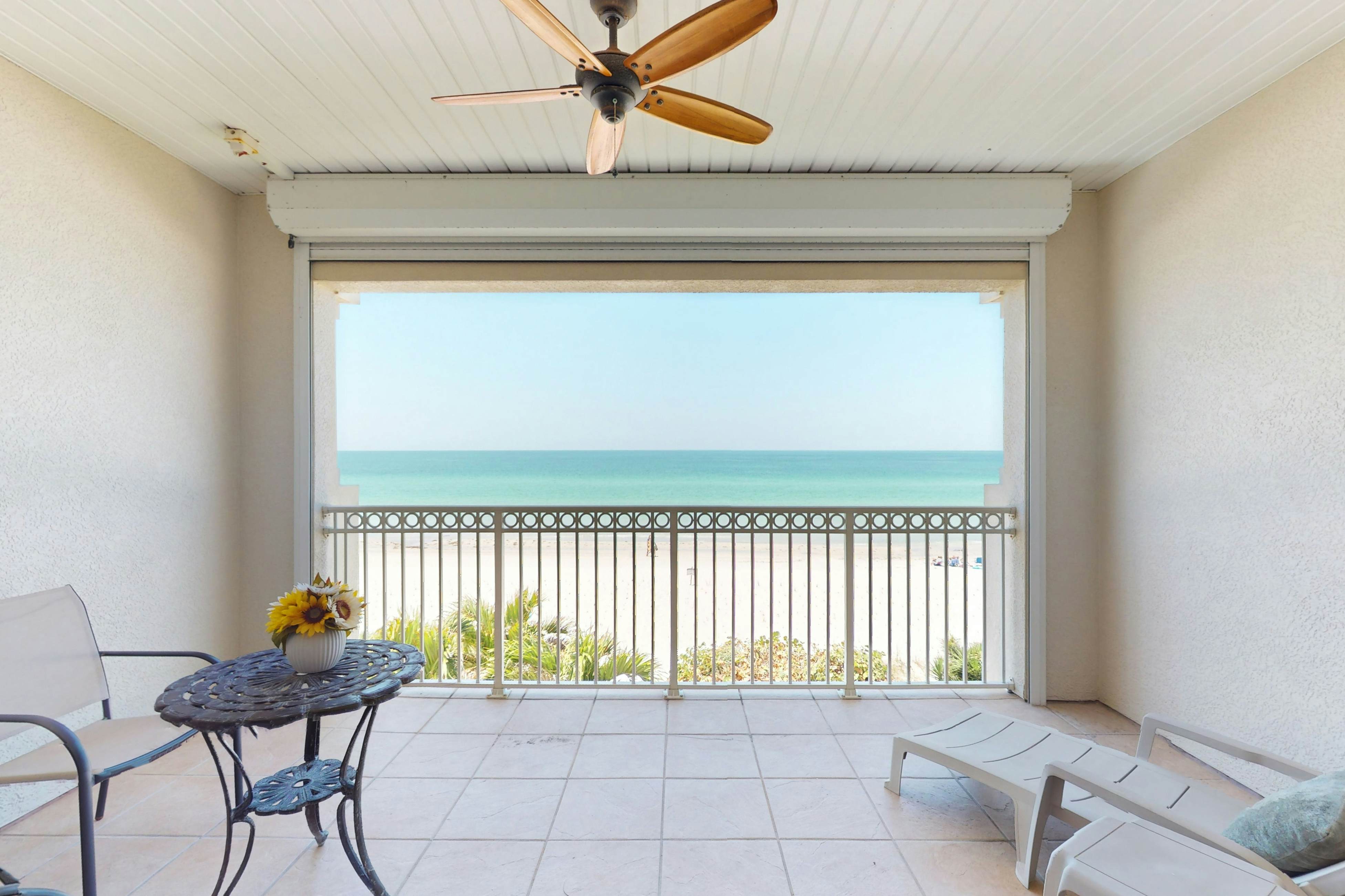 Gulf-front townhome right on the beach with pool & balcony - snowbird-friendly