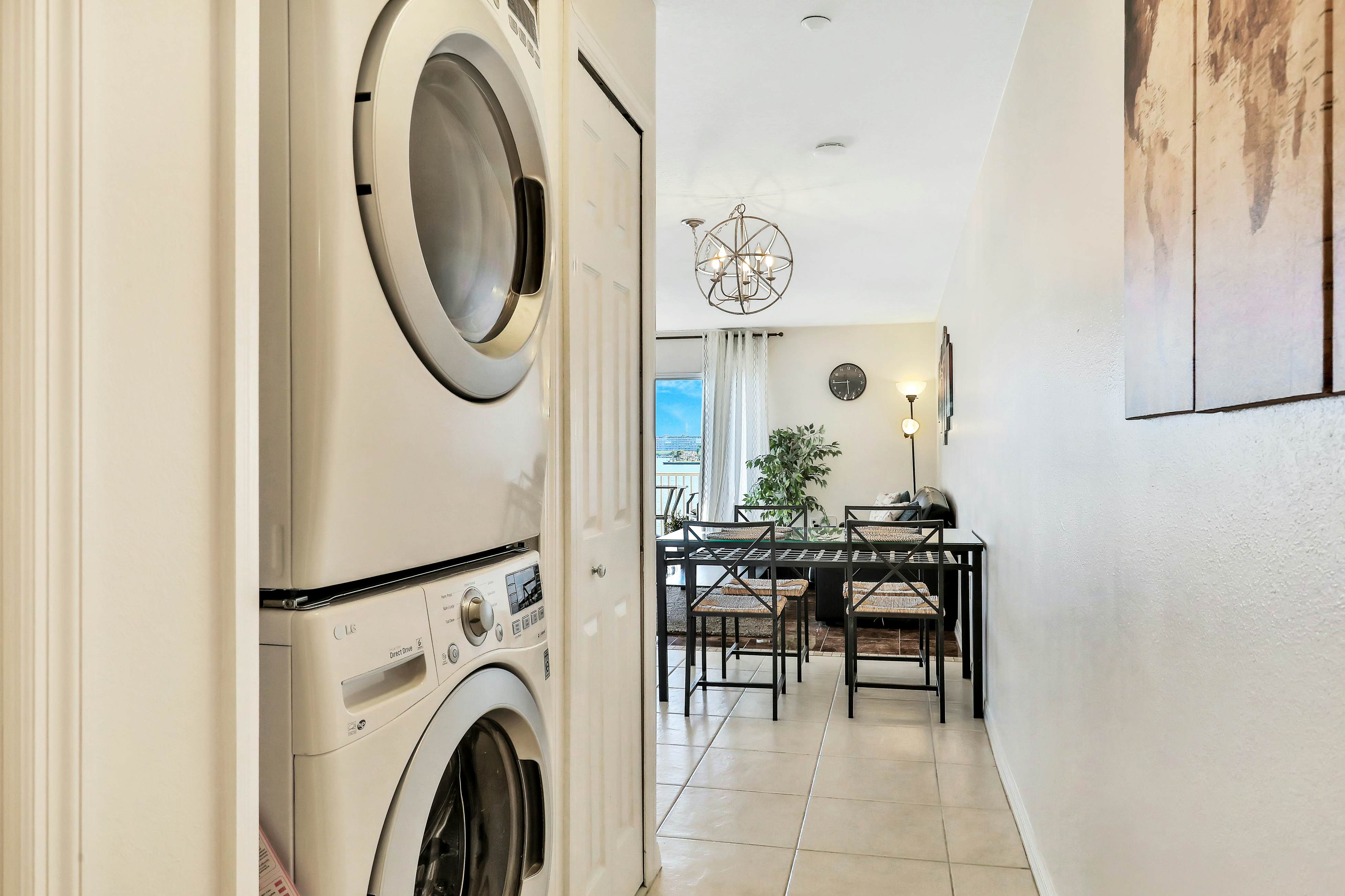 Waterfront condo with shared heated pool and splendid views - Dogs ok