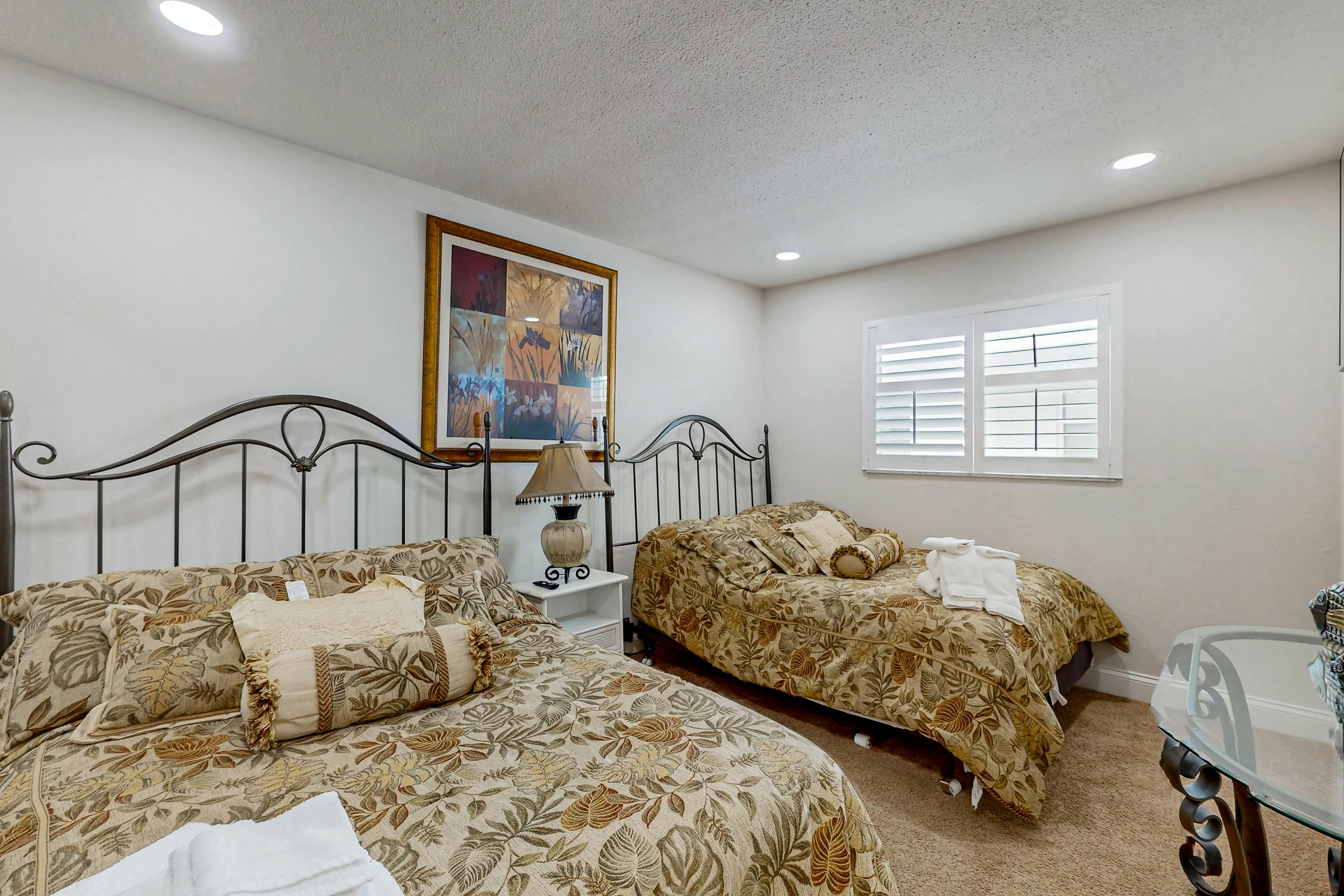 Family-Friendly Condo w/Balcony, Shared Grills, Outdoor Pool, Fast WiFi, & Views