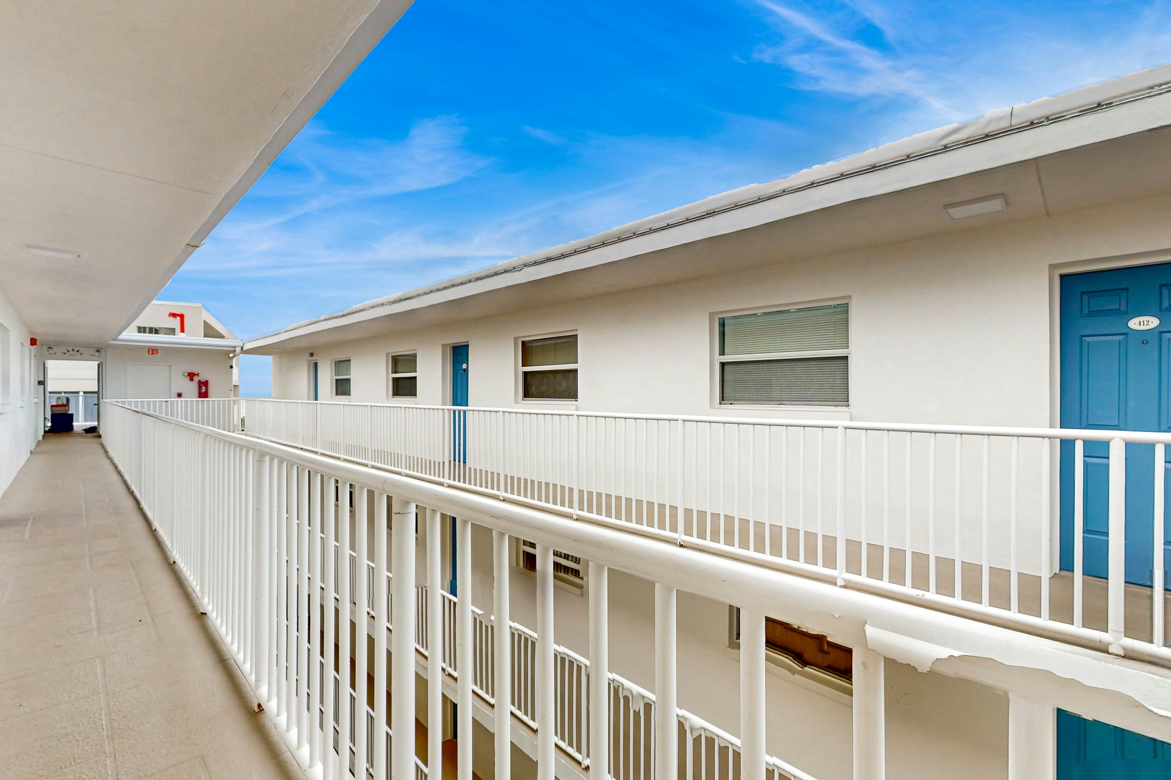 Family-Friendly Condo w/Balcony, Shared Grills, Outdoor Pool, Fast WiFi, & Views