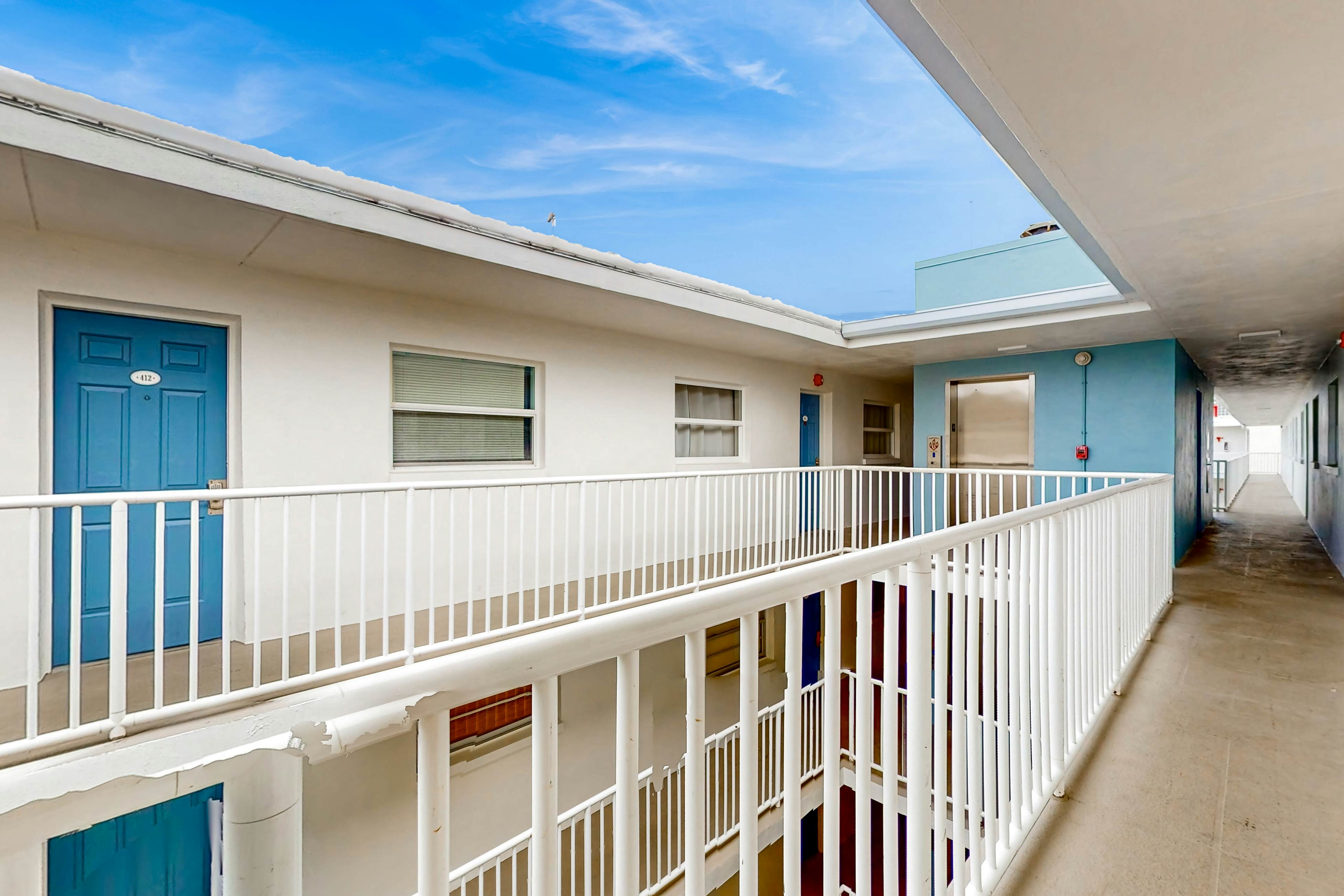 Family-Friendly Condo w/Balcony, Shared Grills, Outdoor Pool, Fast WiFi, & Views