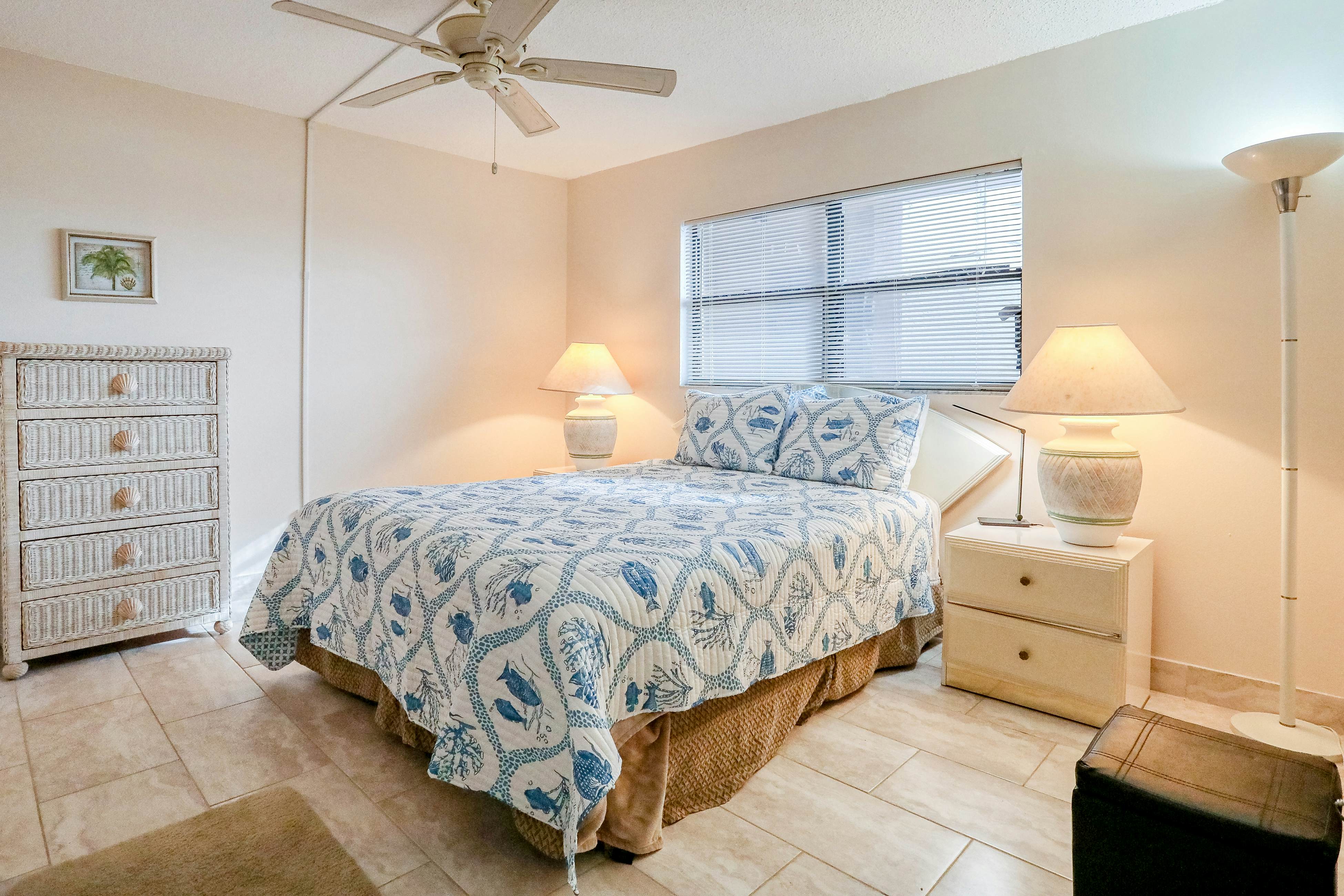 Delightful waterfront condo with sweeping views, beach access, balcony & pool