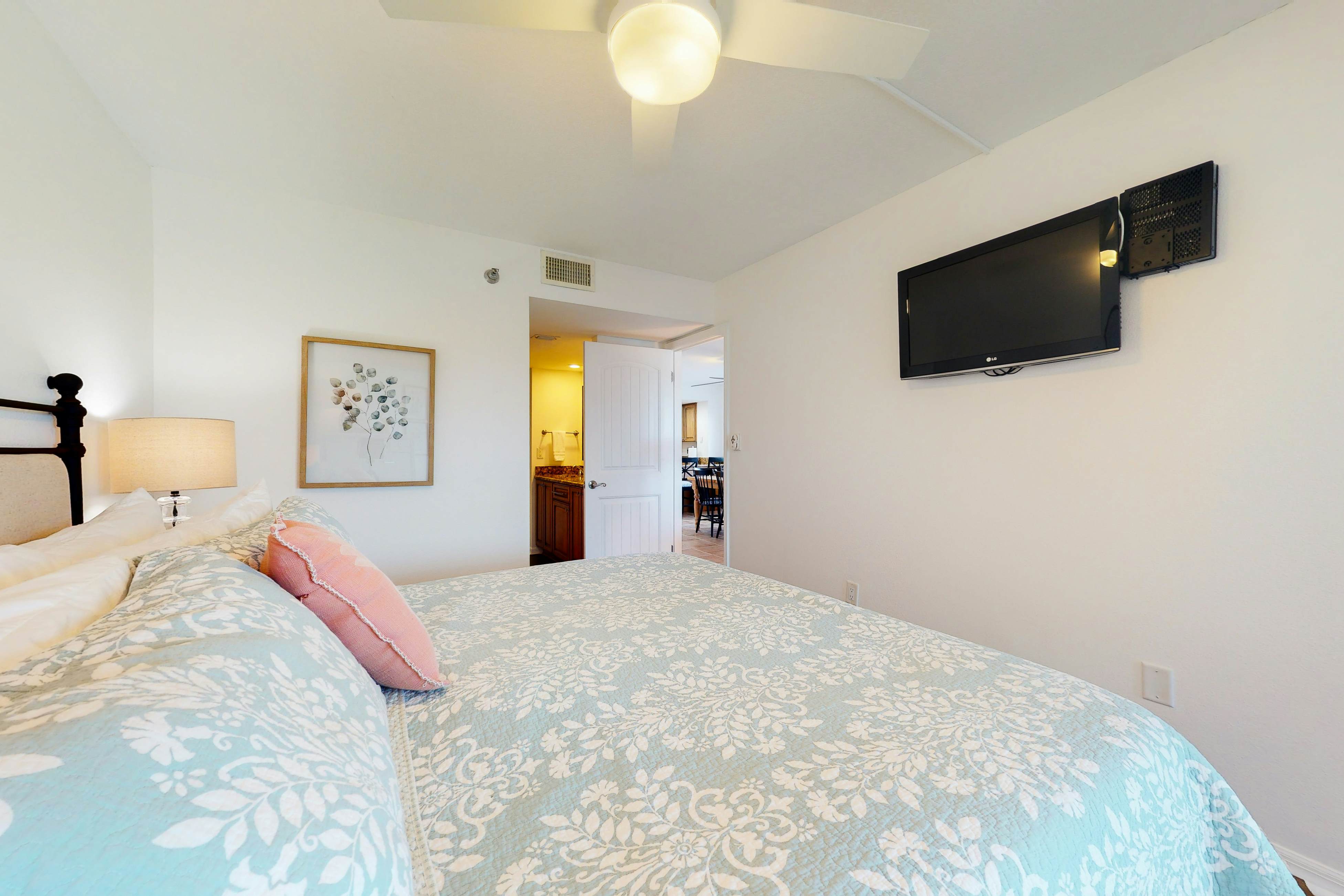 Beach condo with amazing views, heated pool, hot tub, central AC & W/D