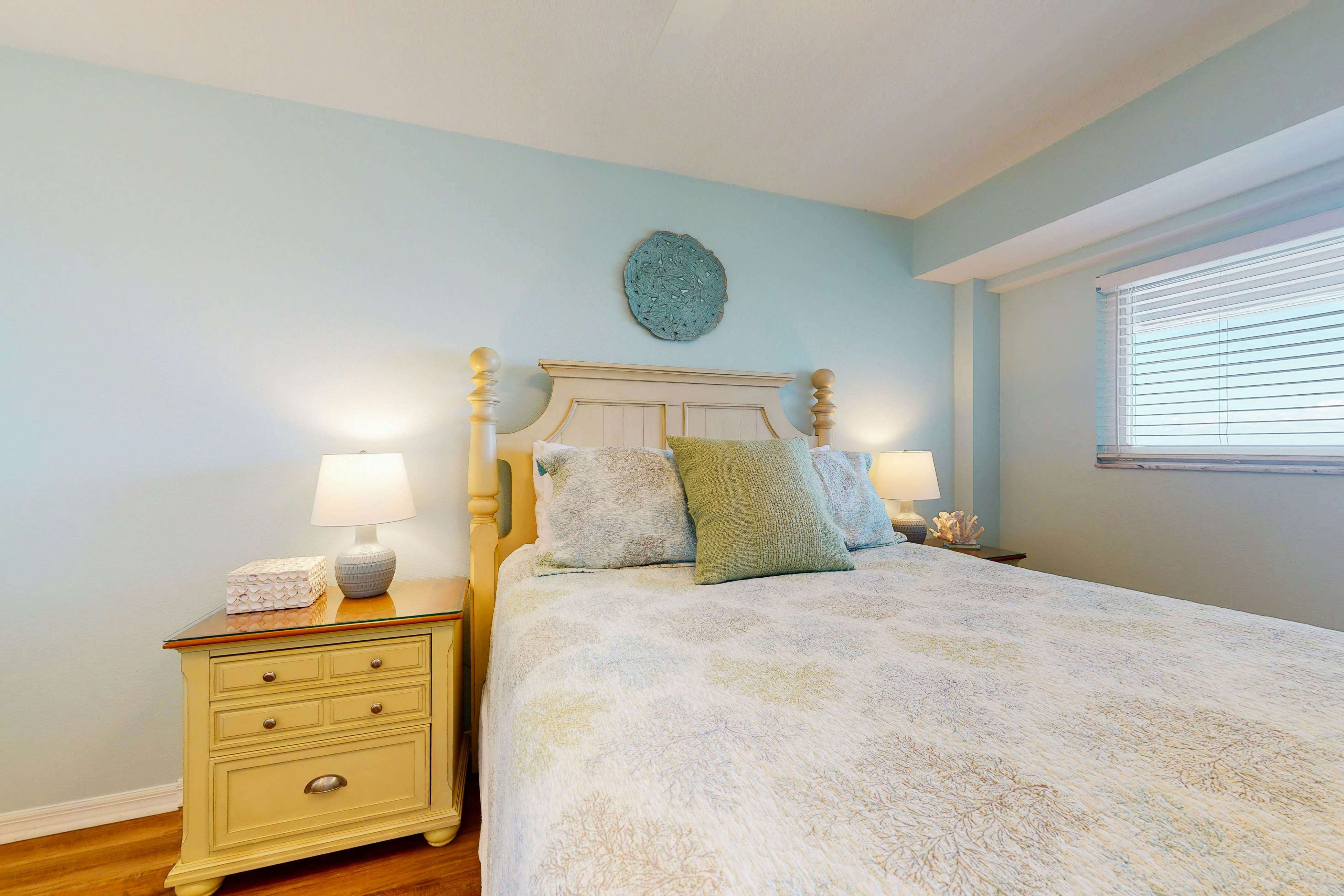 Beach condo with amazing views, heated pool, hot tub, central AC & W/D