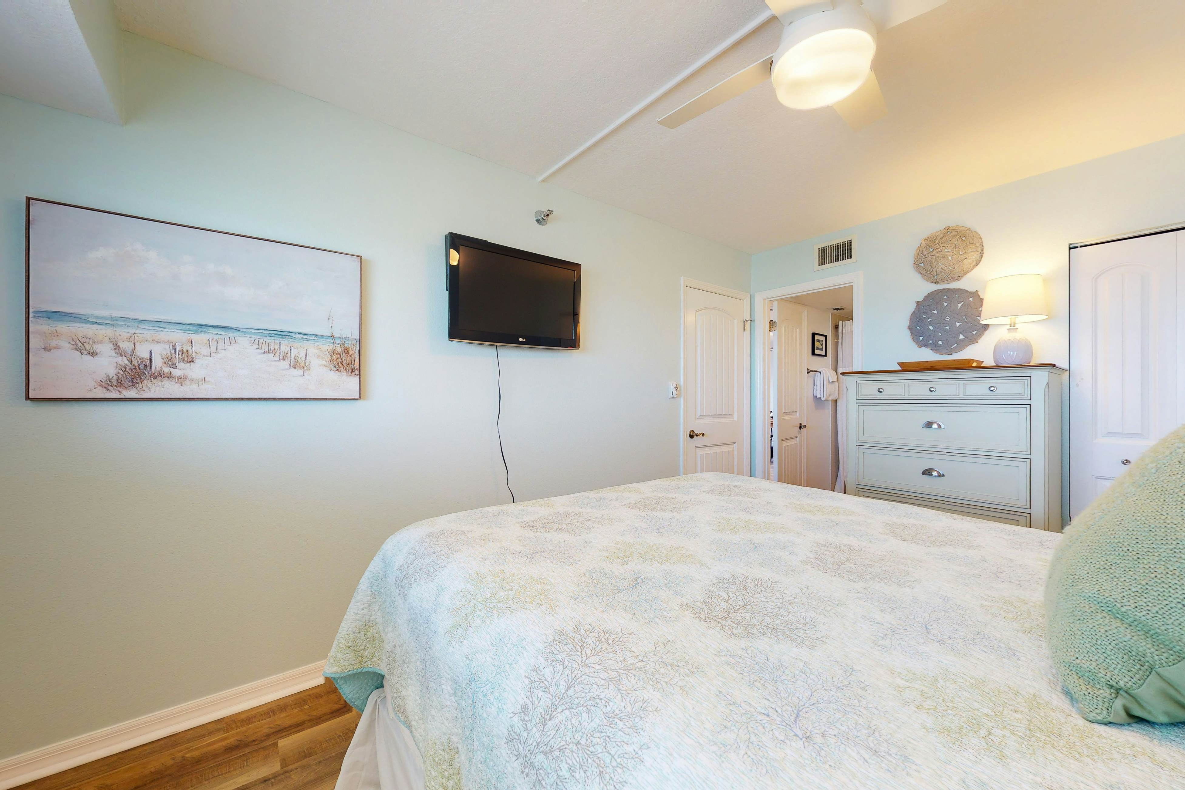 Beach condo with amazing views, heated pool, hot tub, central AC & W/D