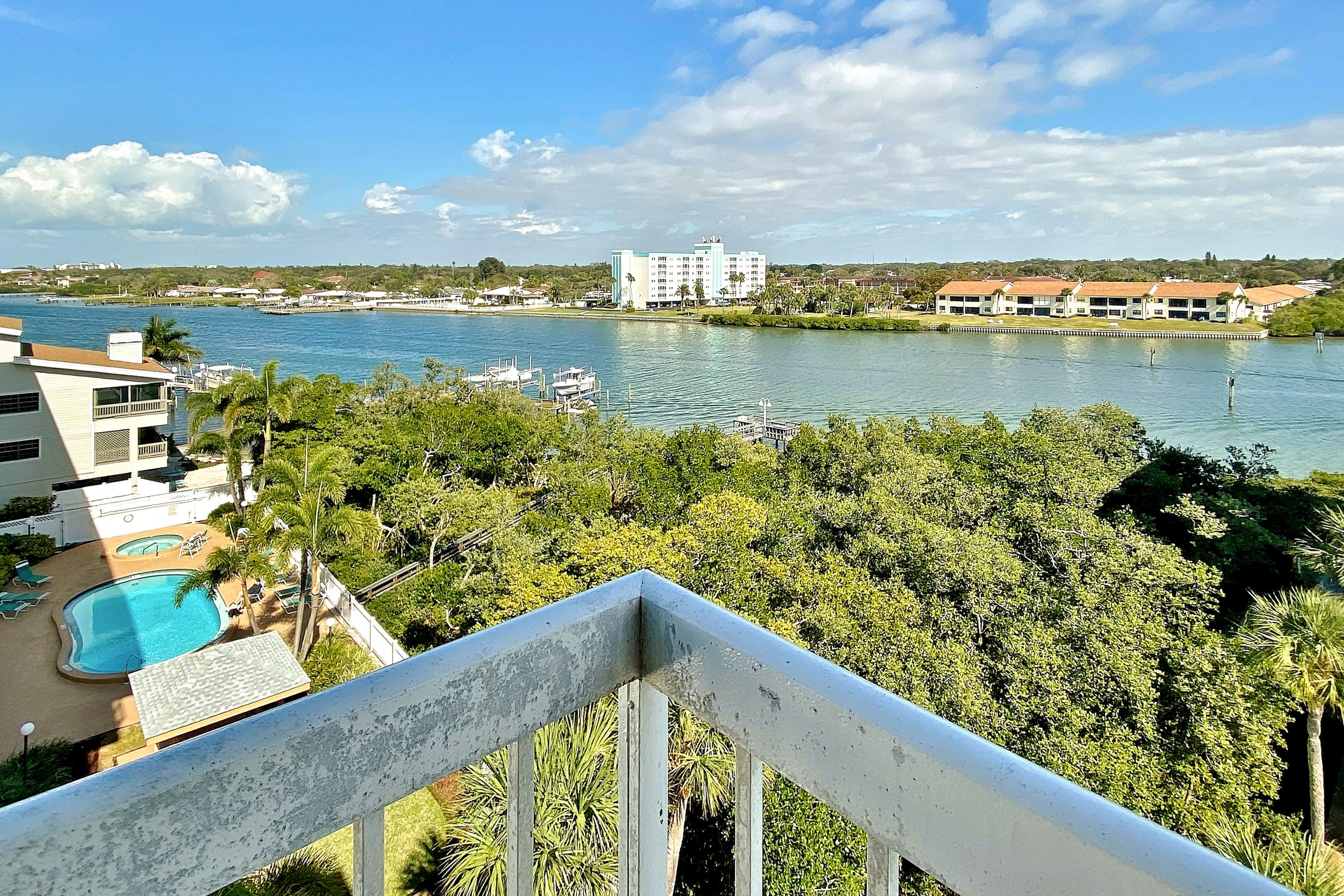 Beach condo with amazing views, heated pool, hot tub, central AC & W/D