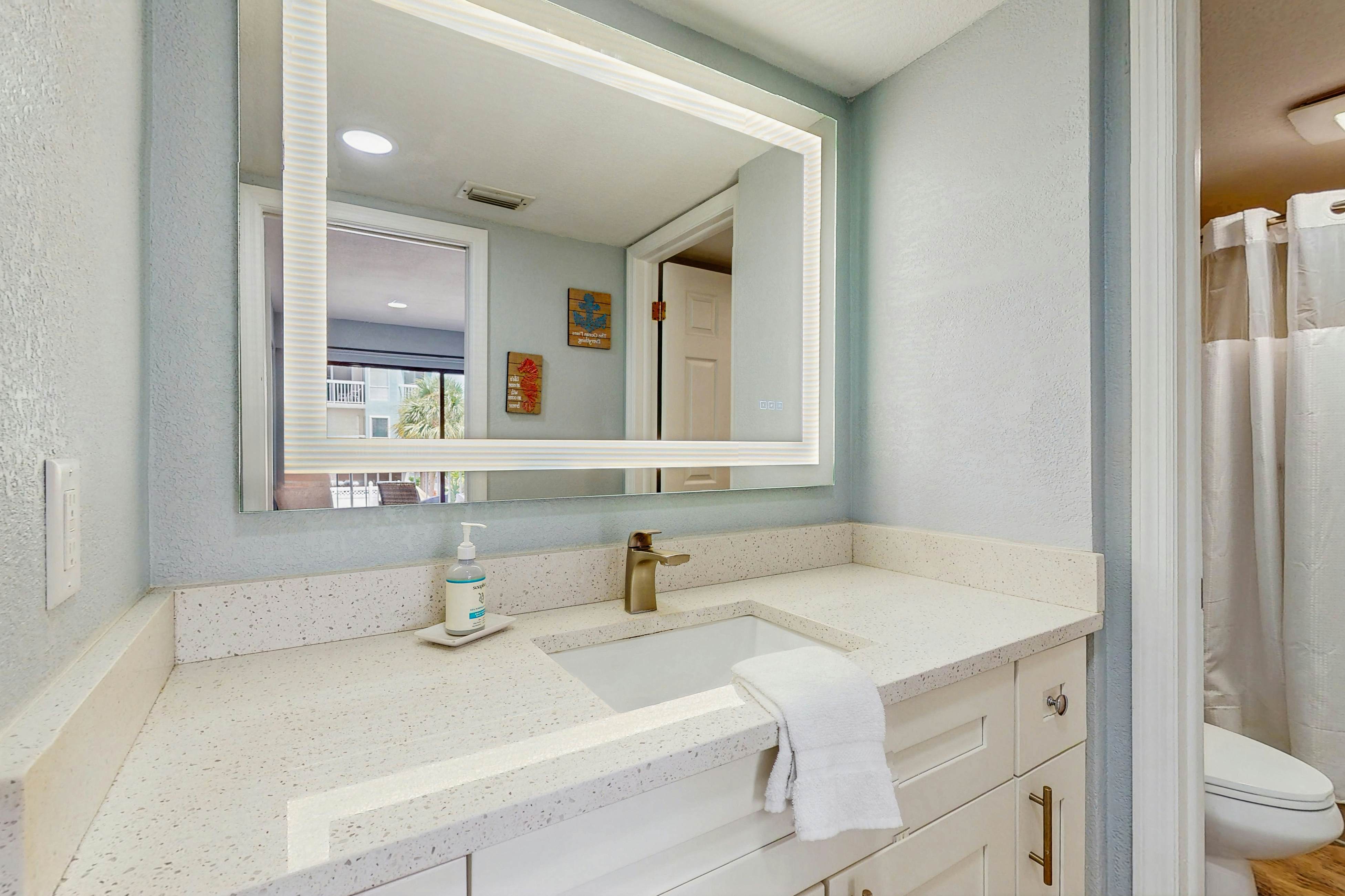 Gulf-side condo with heated pool, hot tub, central AC & W/D - snowbird-friendly