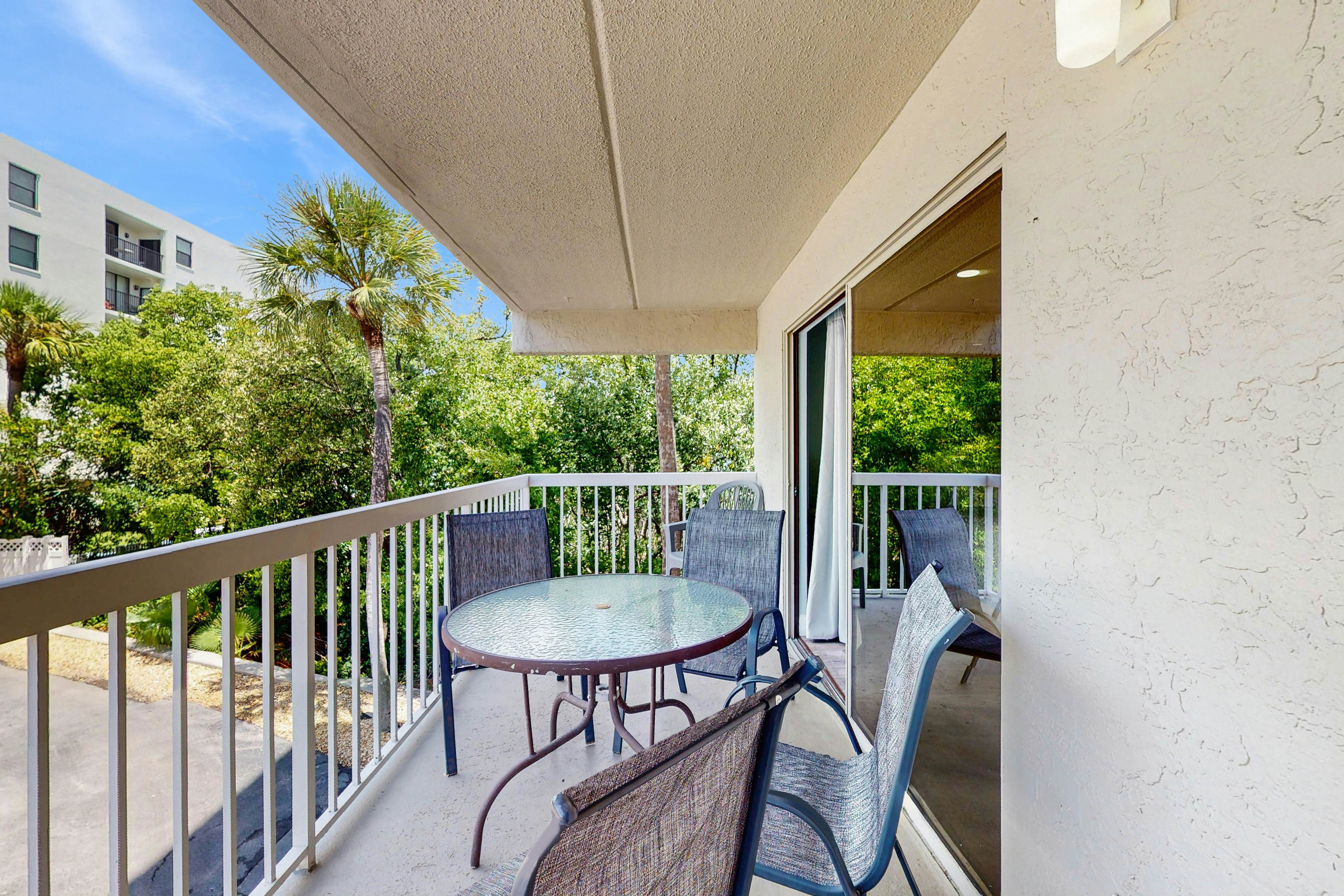 Gulf-side condo with heated pool, hot tub, central AC & W/D - snowbird-friendly